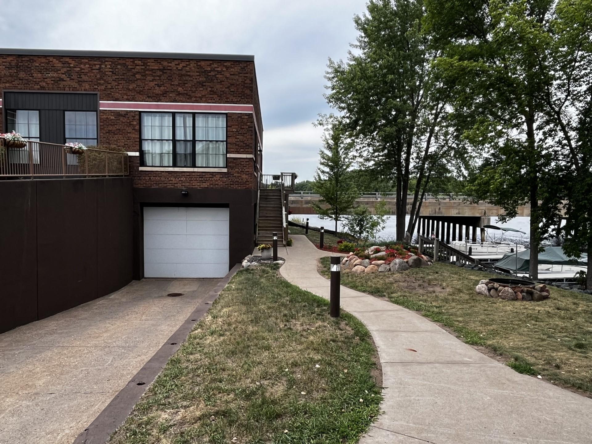 30 Main Street S Unit: 4D