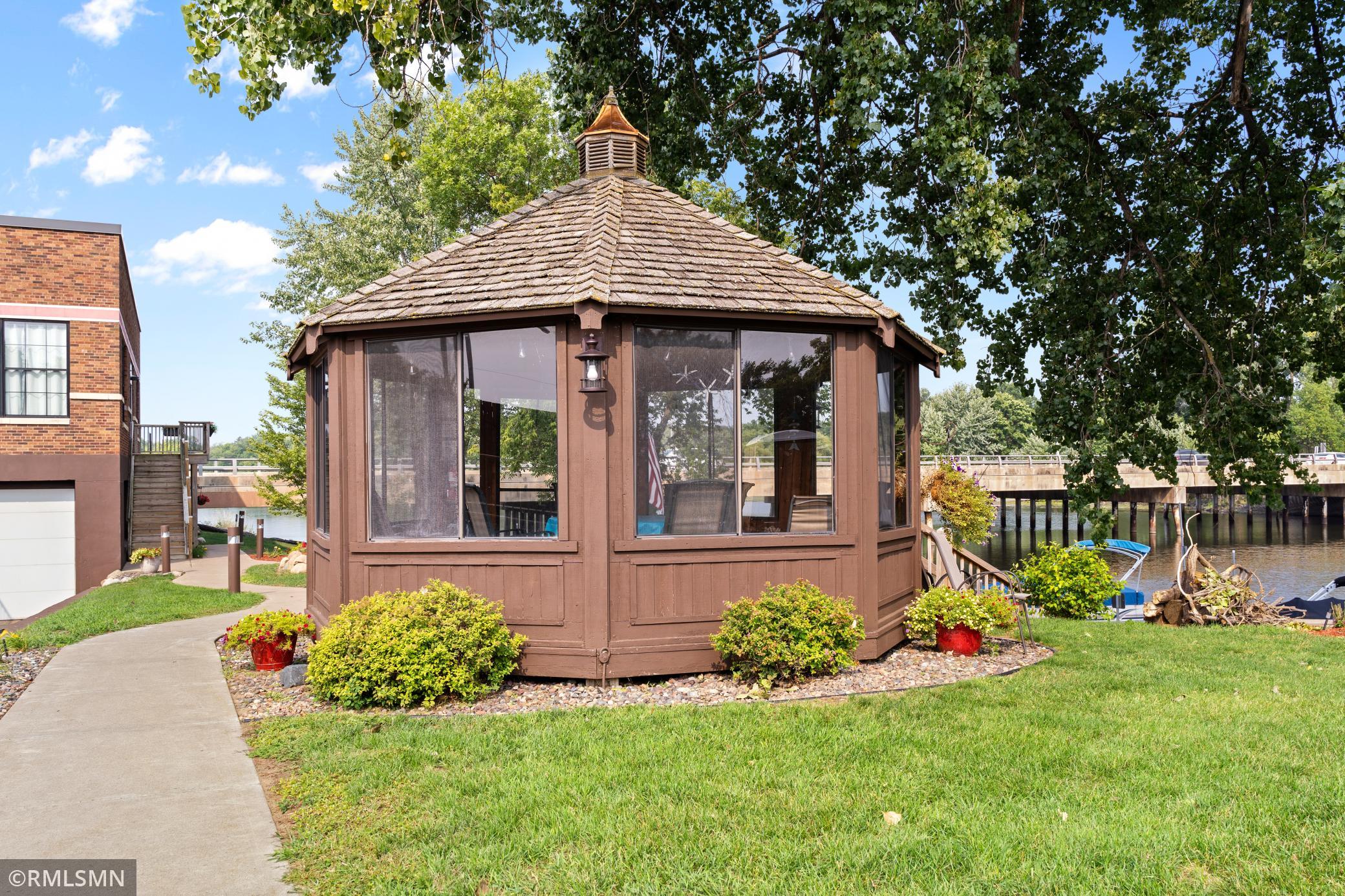 30 Main Street S Unit: 4D