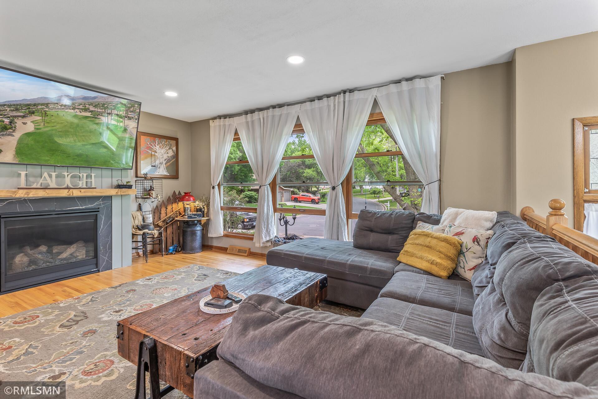 2680 Riviera Drive N