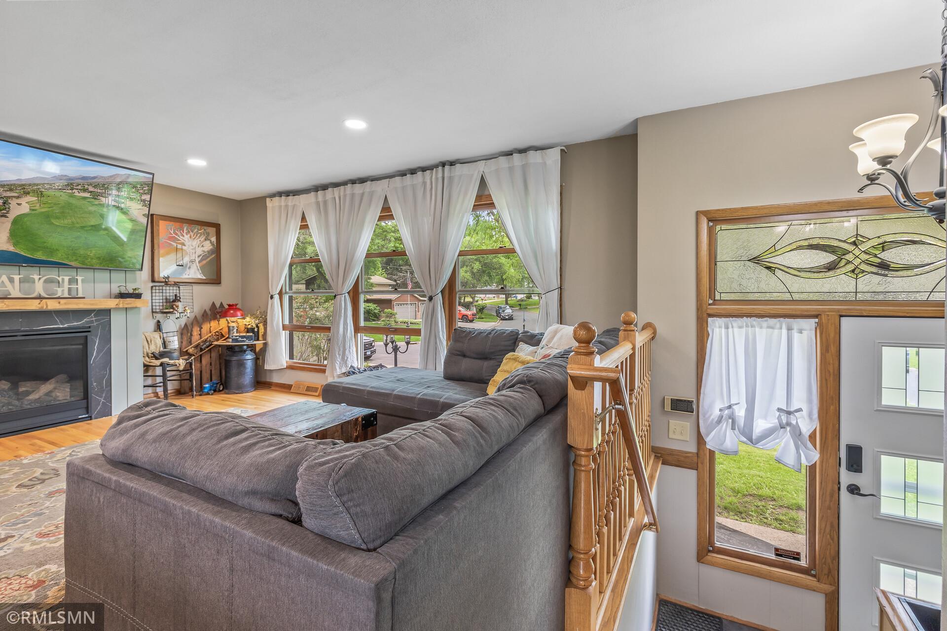 2680 Riviera Drive N