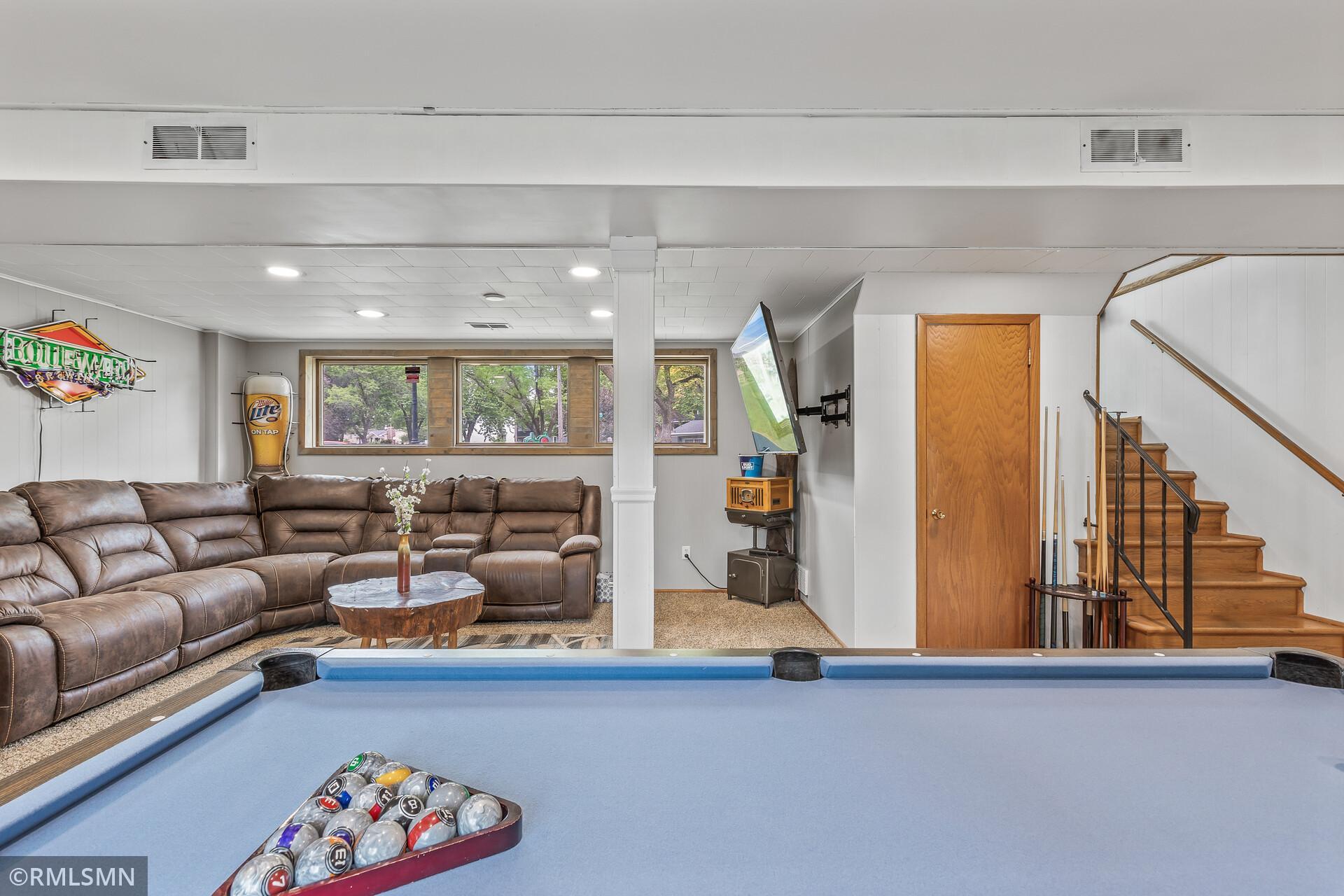 2680 Riviera Drive N