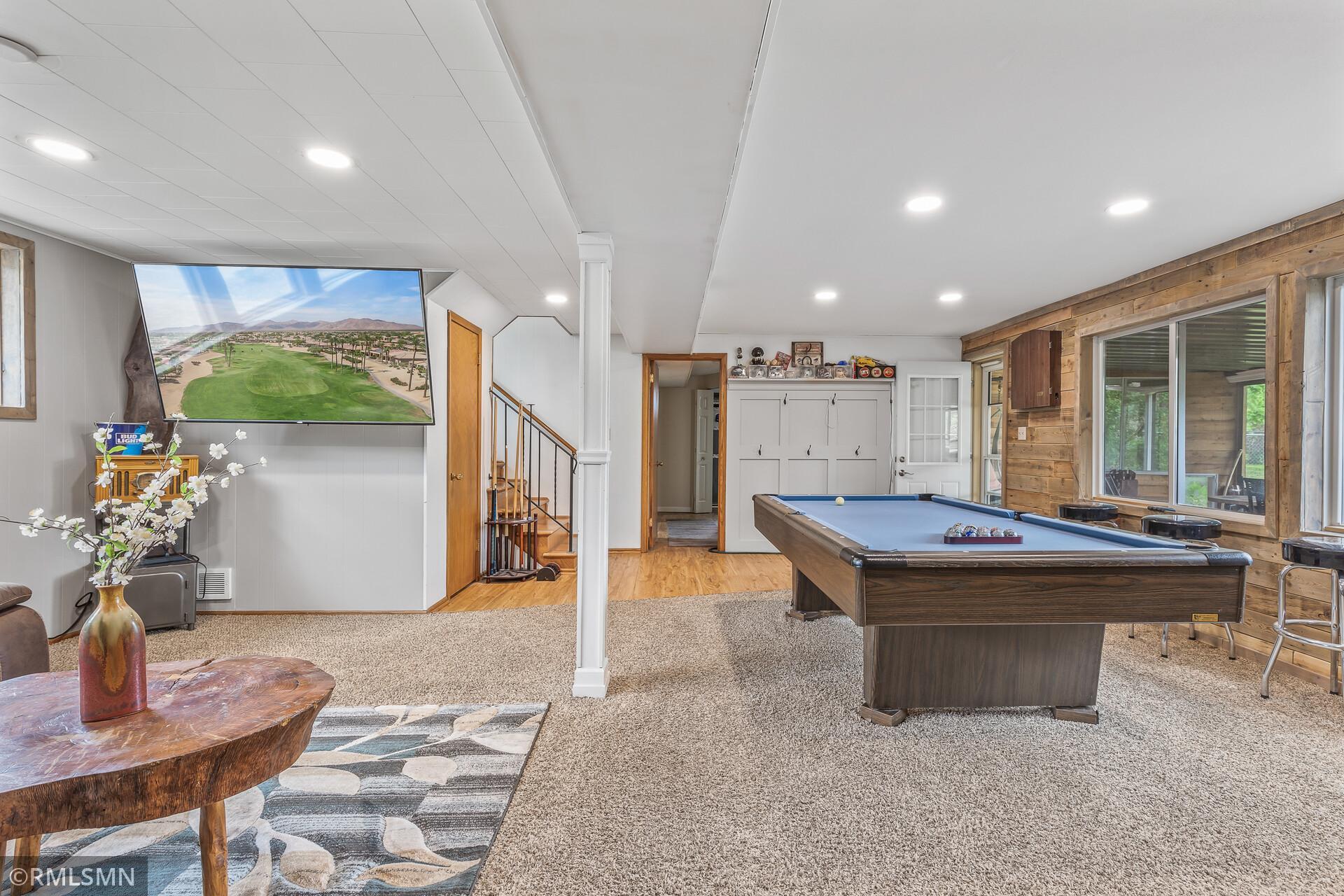 2680 Riviera Drive N