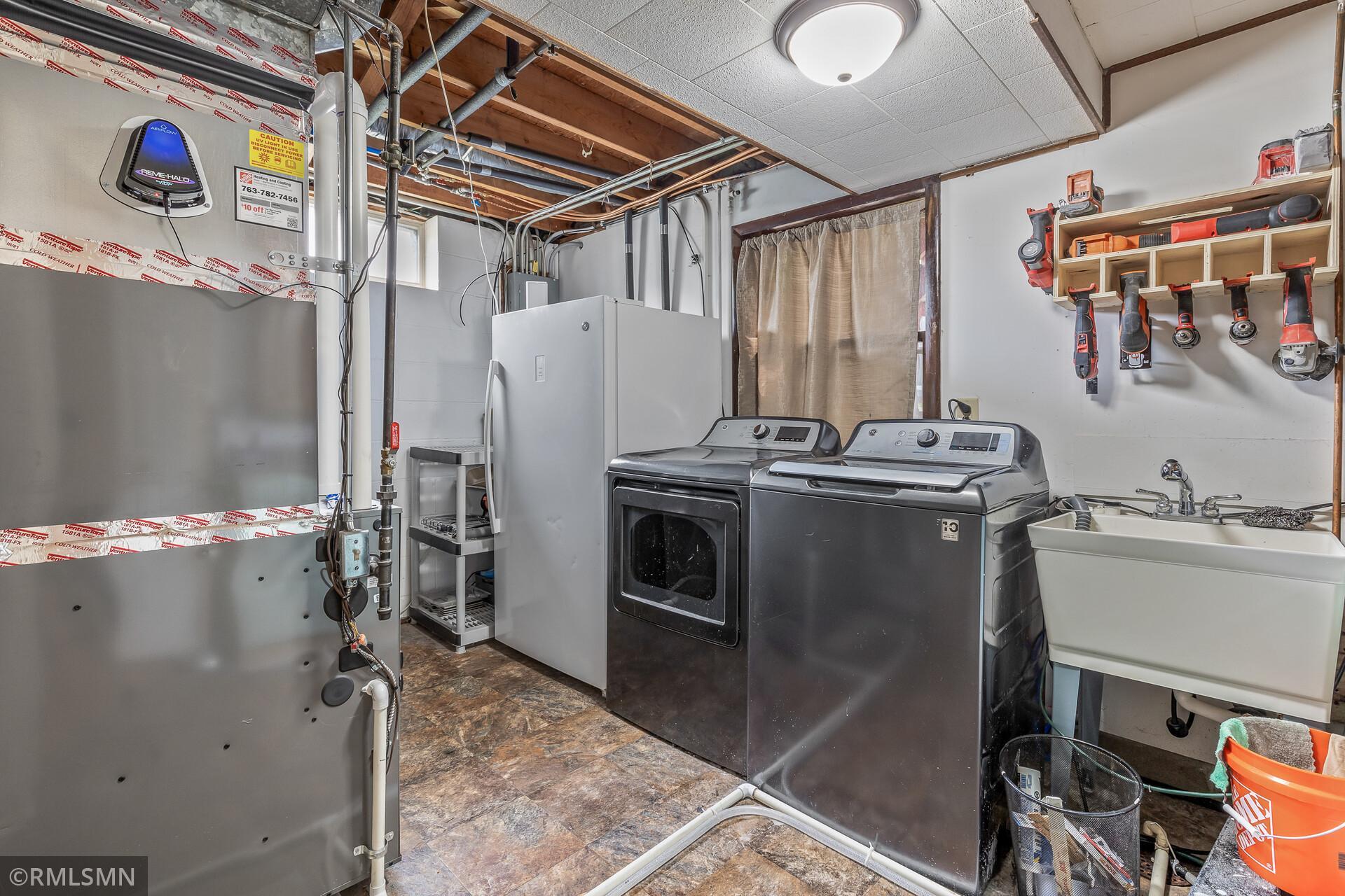 2680 Riviera Drive N