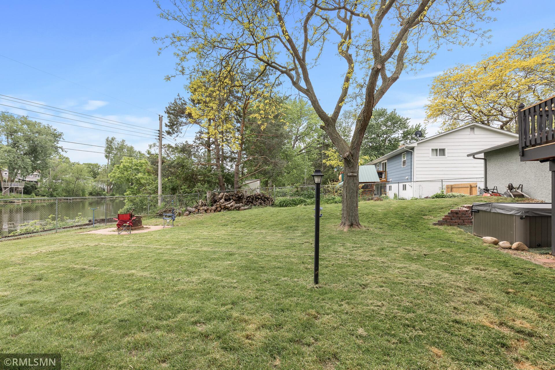 2680 Riviera Drive N