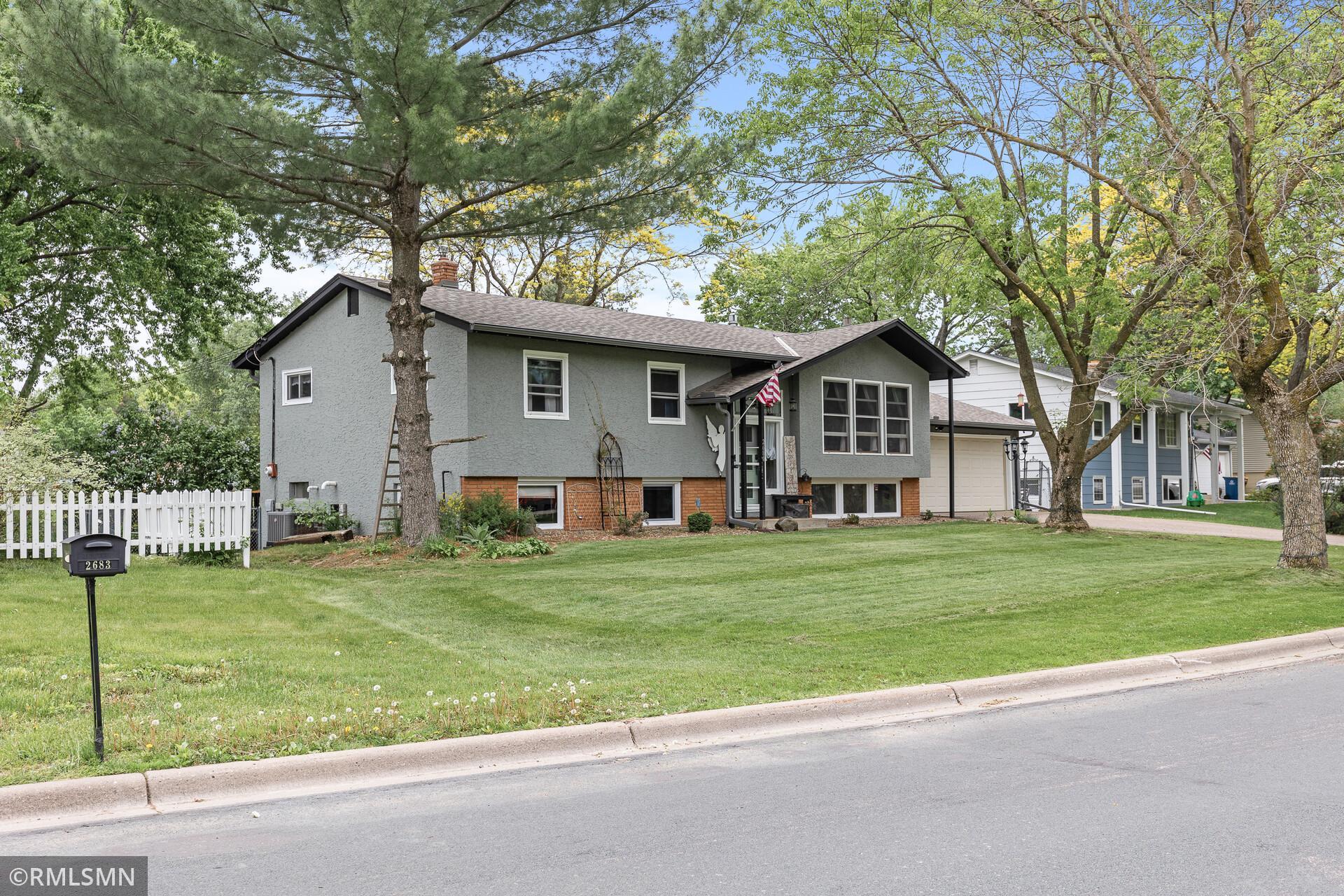 2680 Riviera Drive N