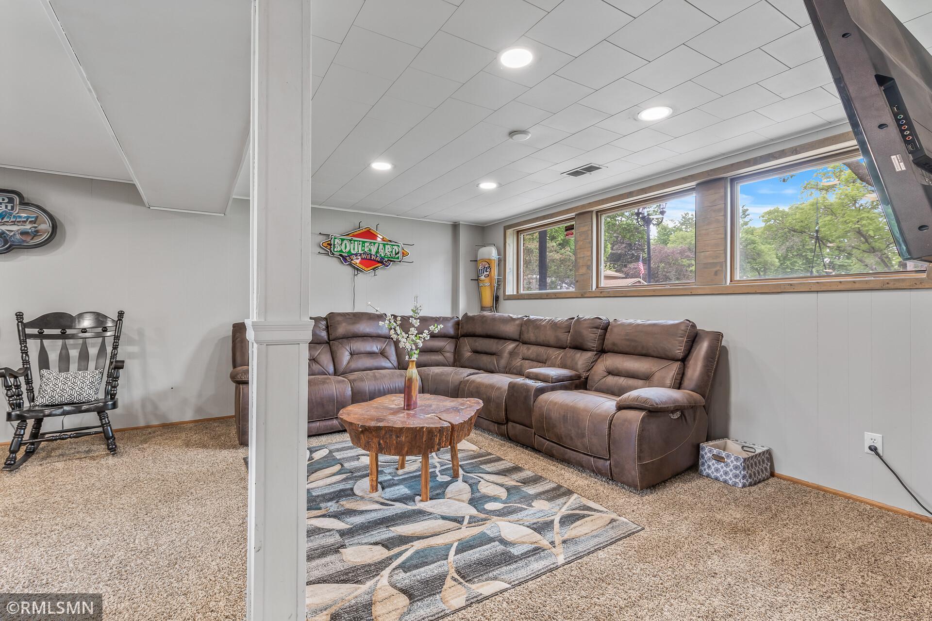 2680 Riviera Drive N