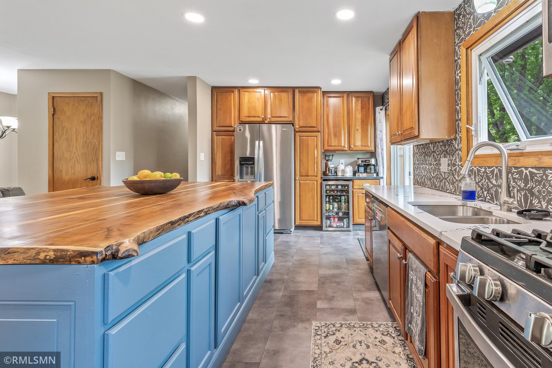 2680 Riviera Drive N