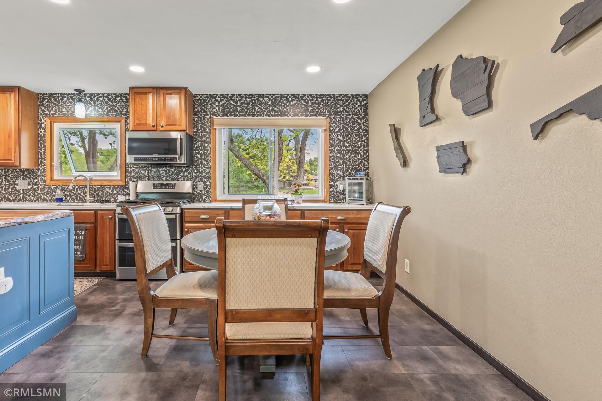 2680 Riviera Drive N