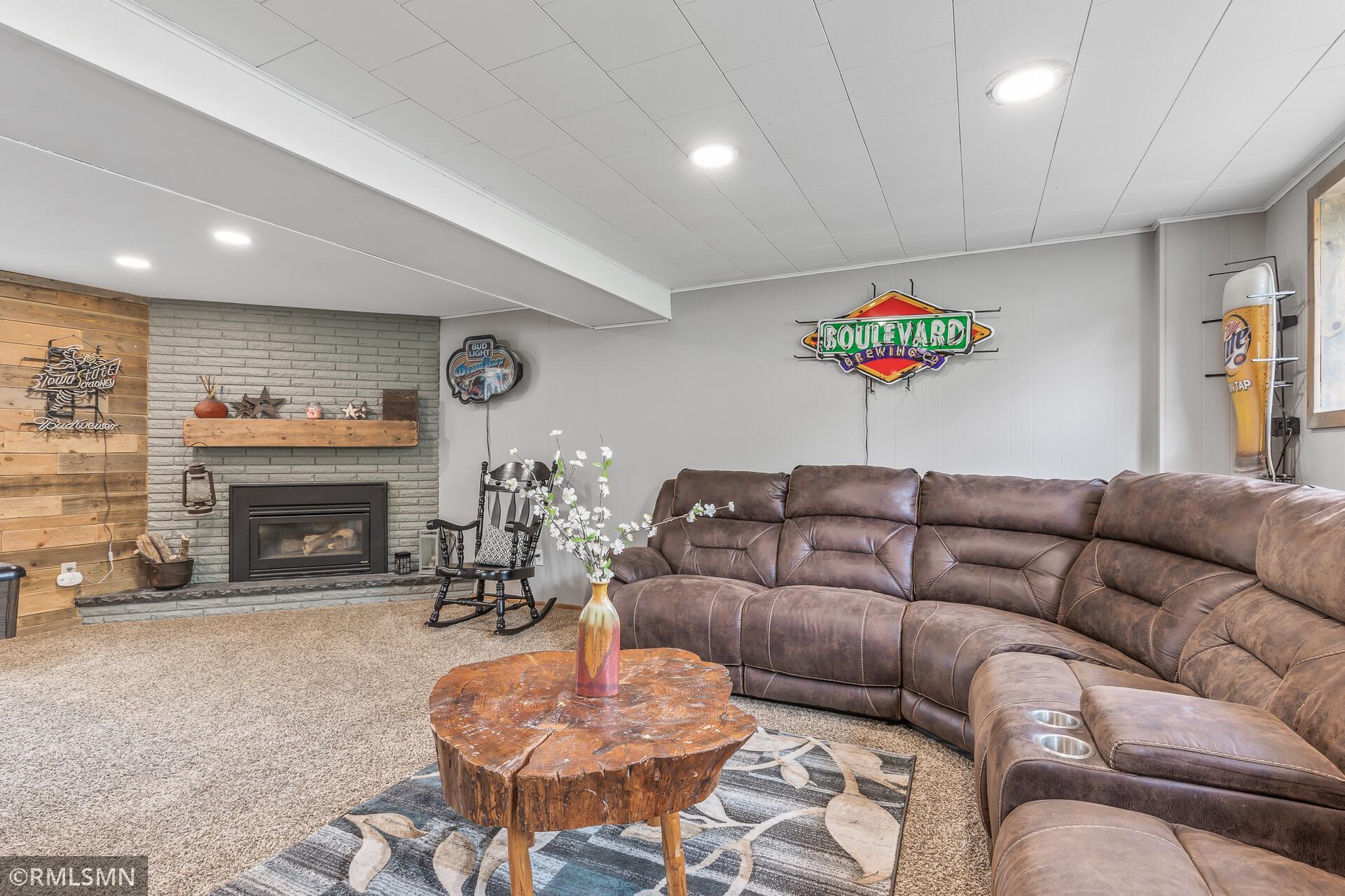 2680 Riviera Drive N