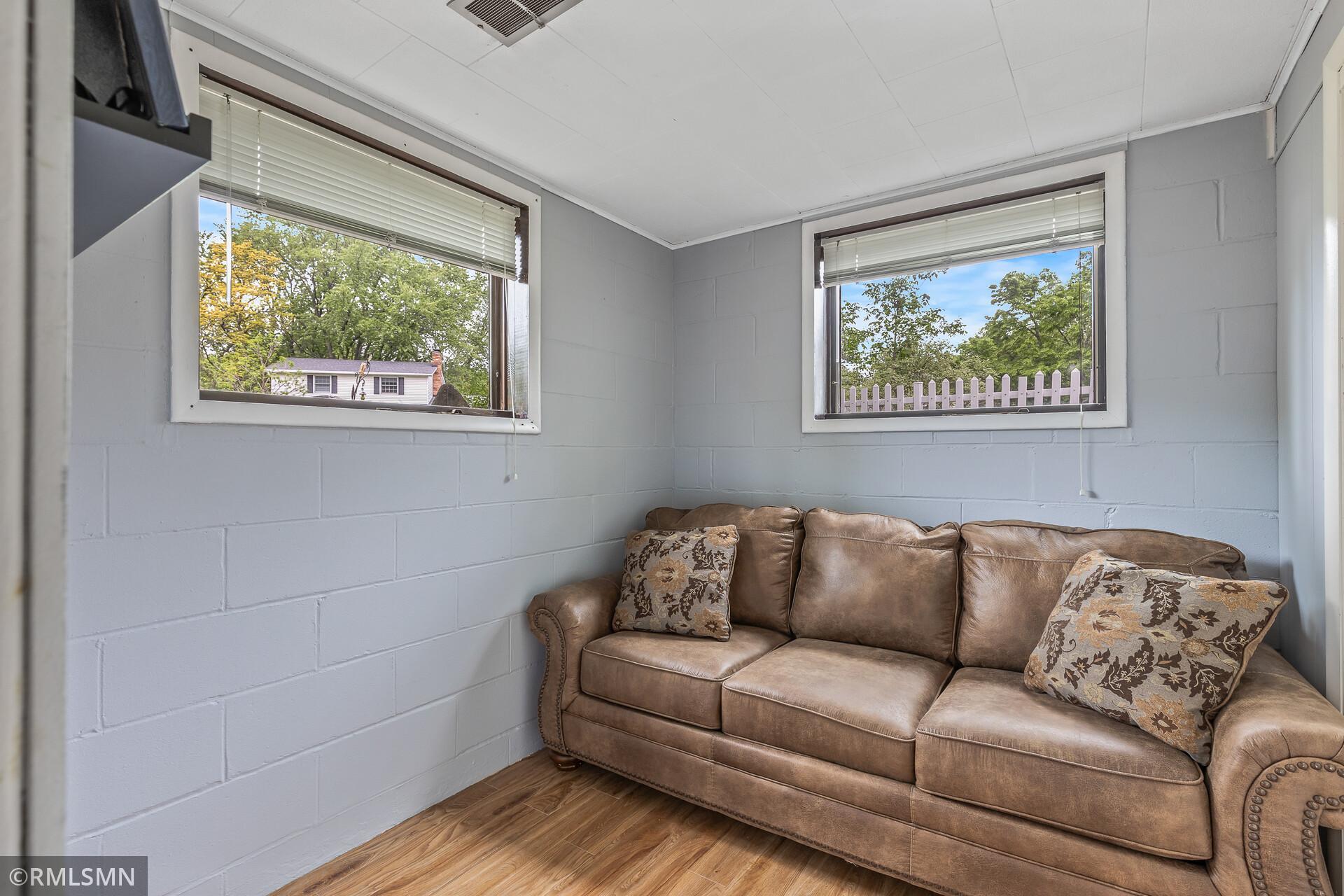 2680 Riviera Drive N