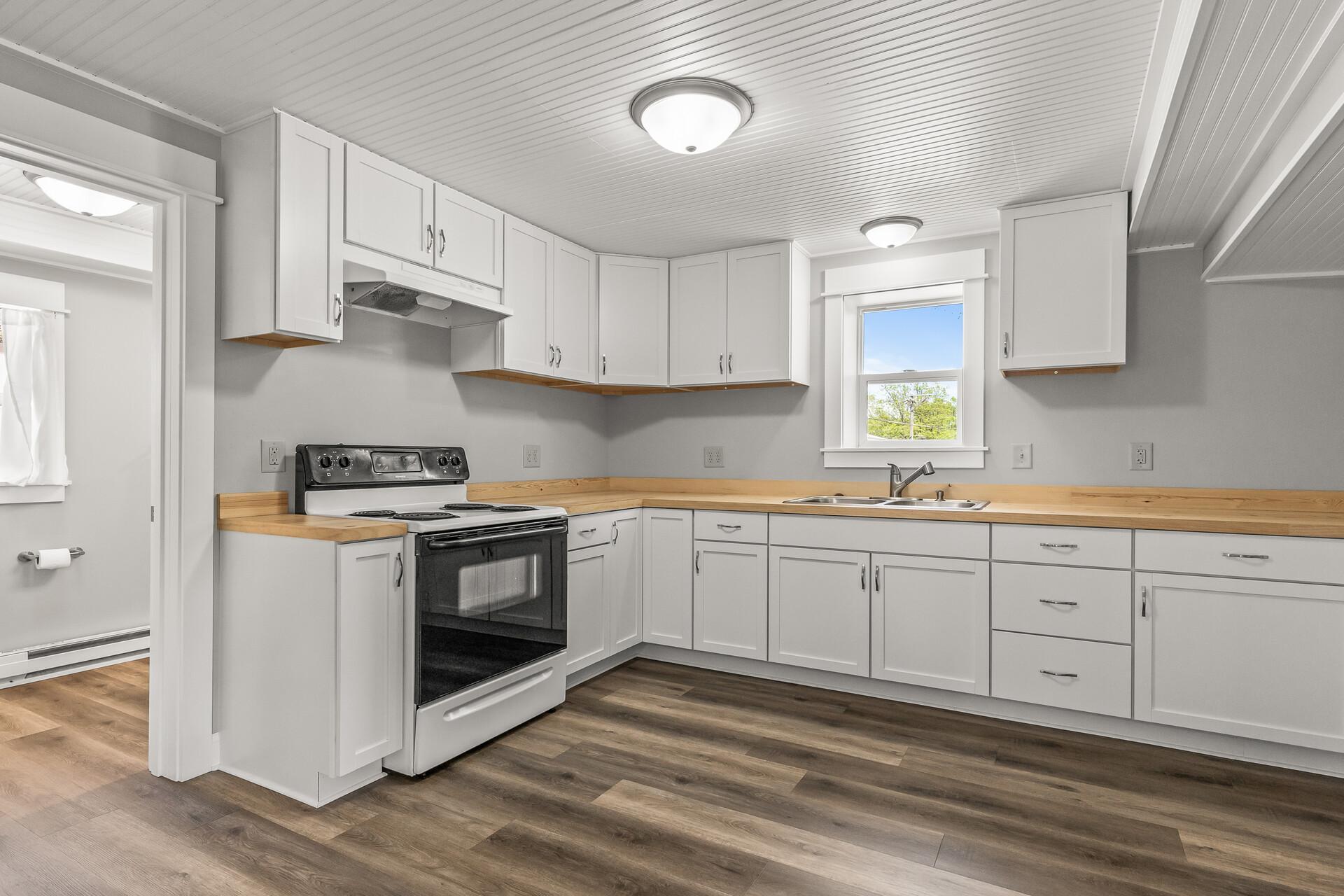 651 Hawthorne Avenue E