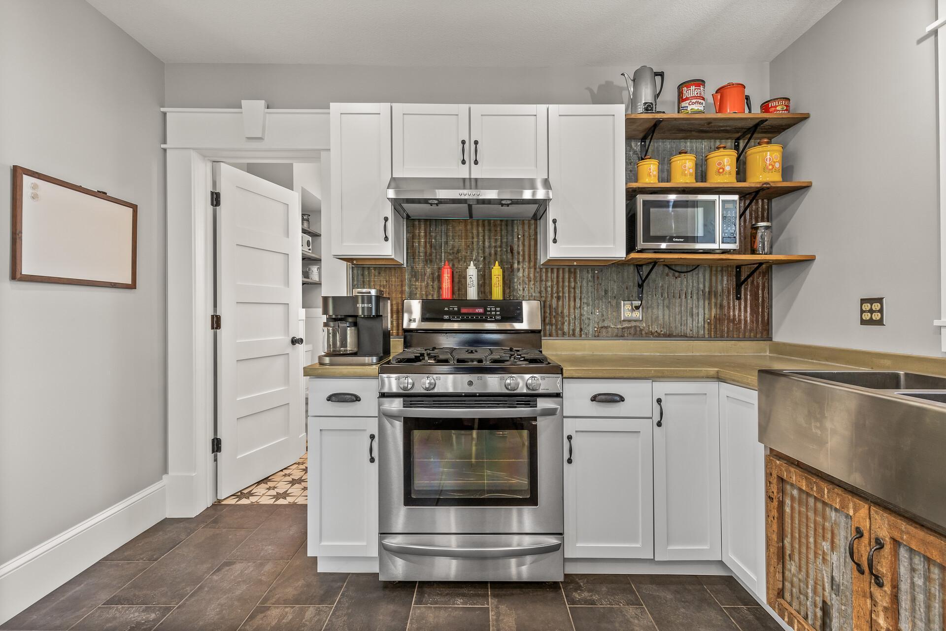 651 Hawthorne Avenue E