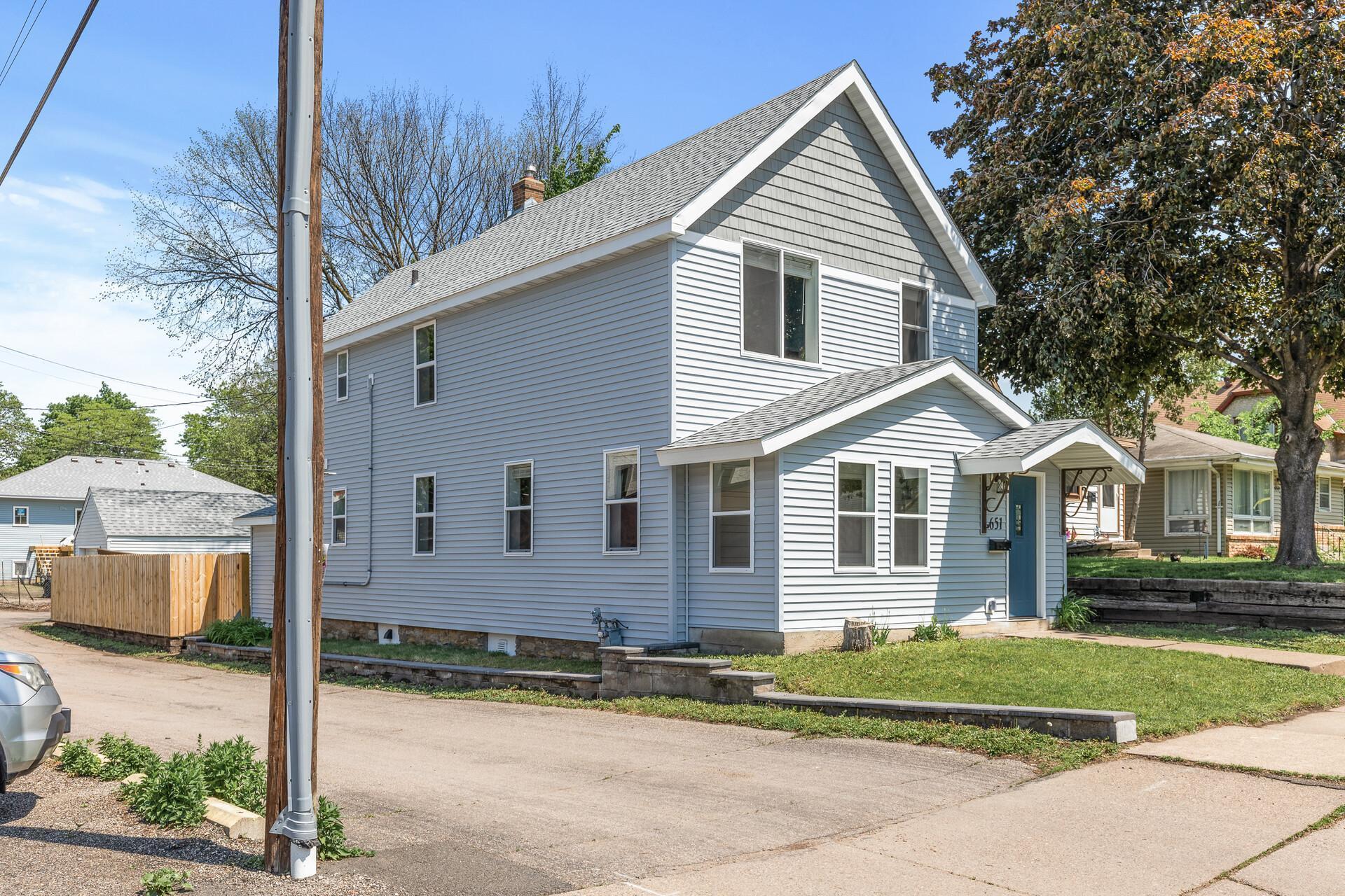 651 Hawthorne Avenue E