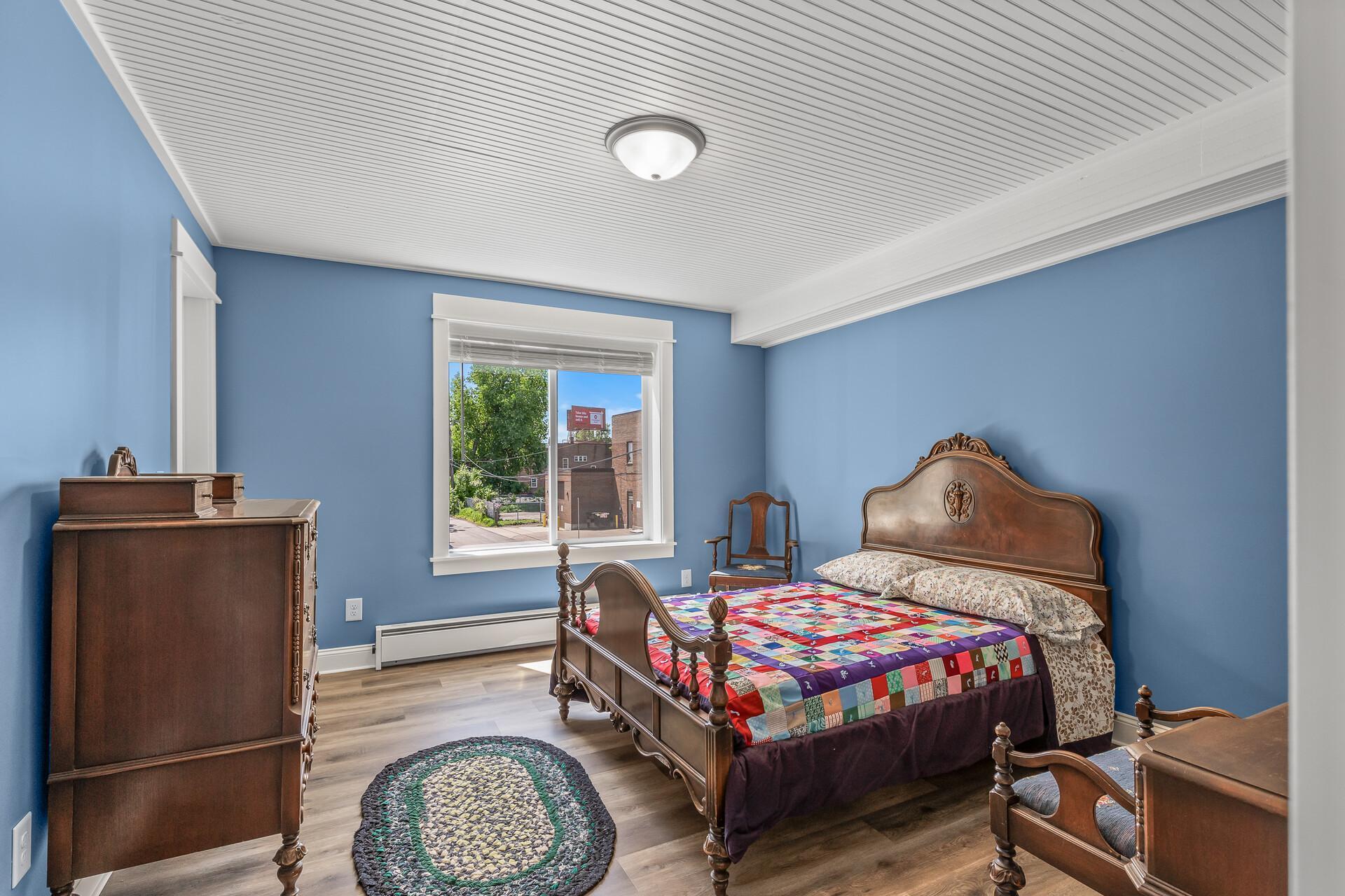 651 Hawthorne Avenue E