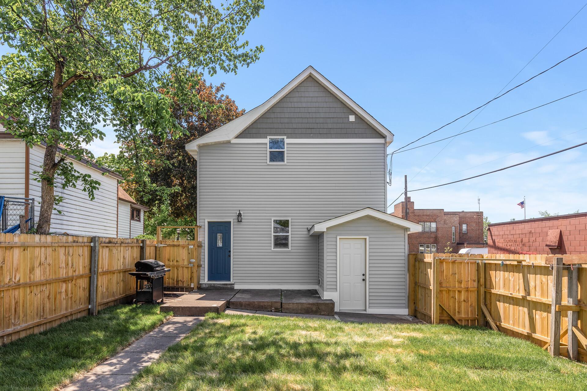 651 Hawthorne Avenue E