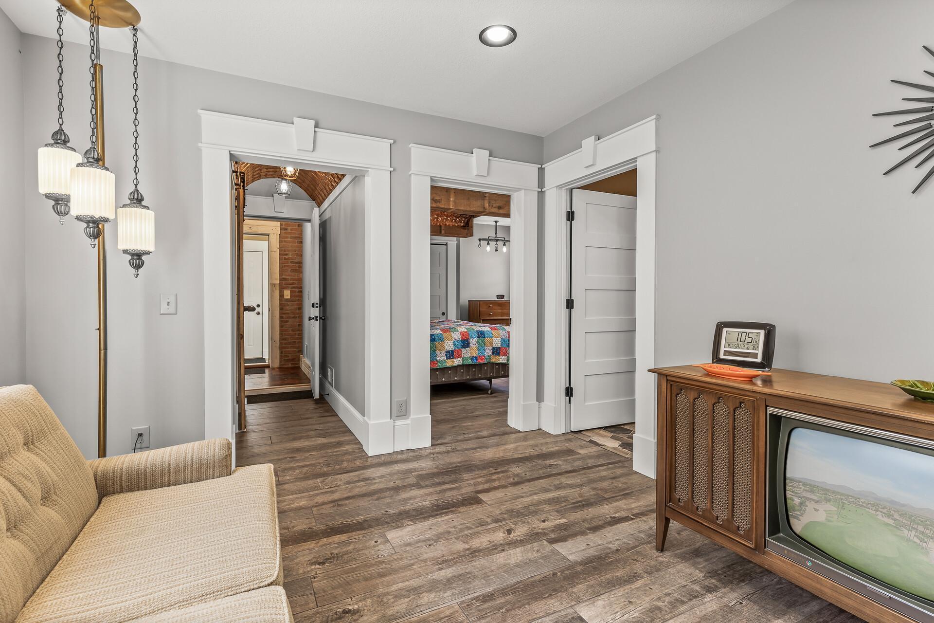 651 Hawthorne Avenue E