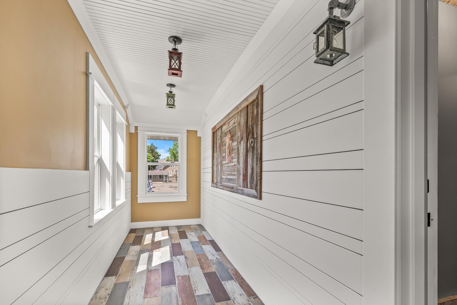 651 Hawthorne Avenue E