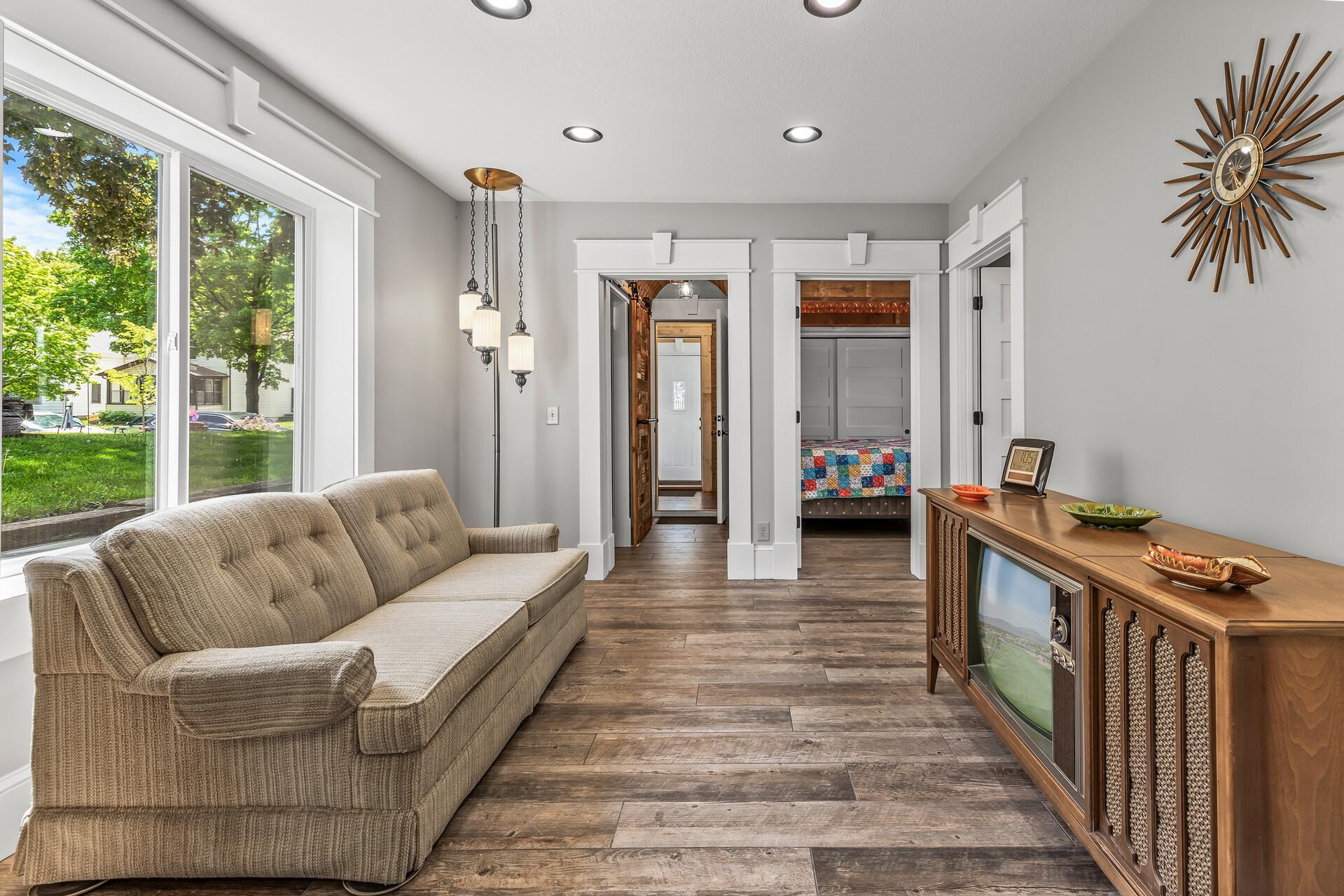 651 Hawthorne Avenue E