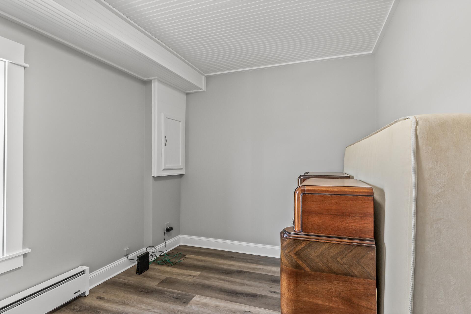 651 Hawthorne Avenue E