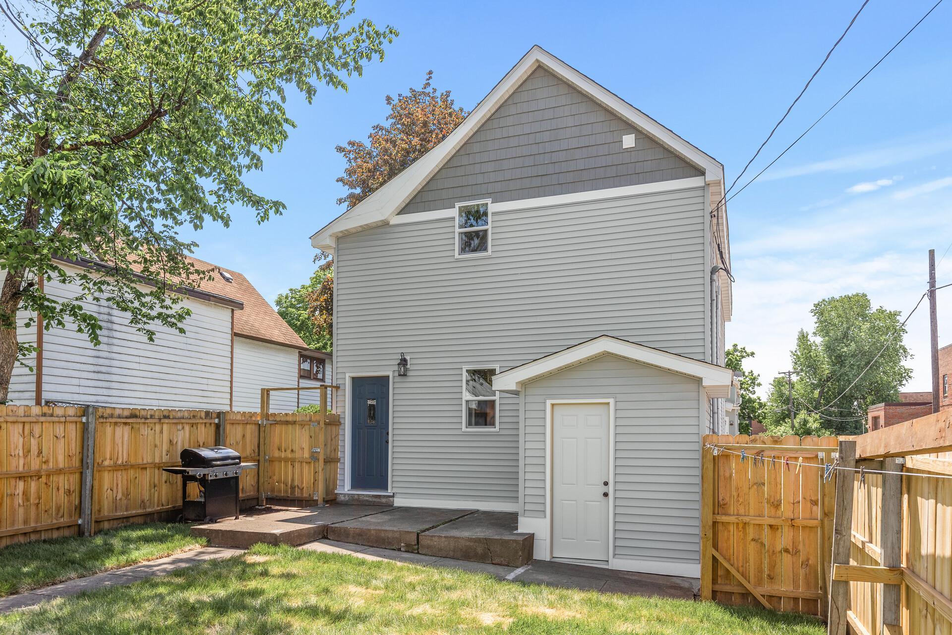 651 Hawthorne Avenue E