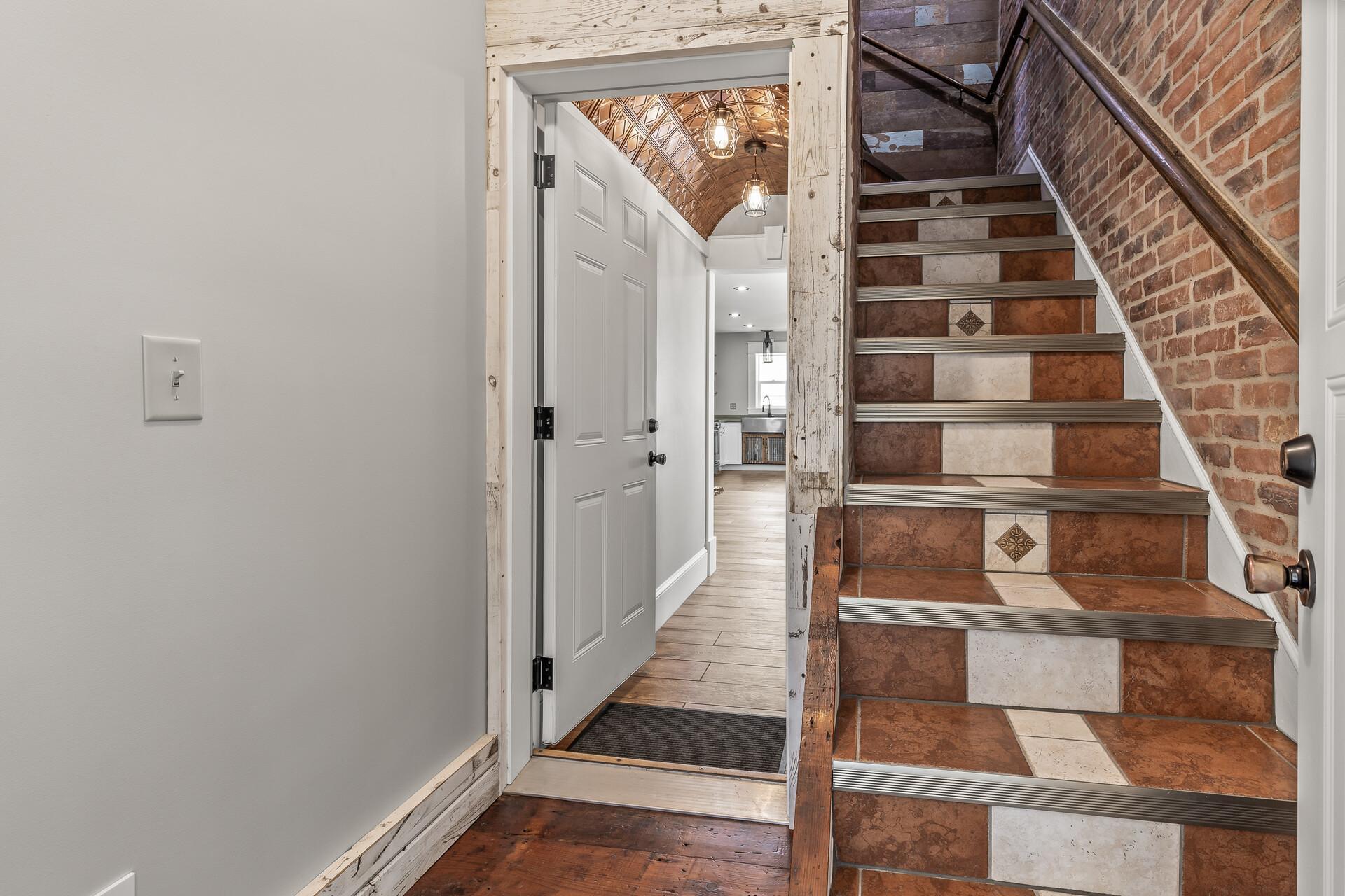 651 Hawthorne Avenue E