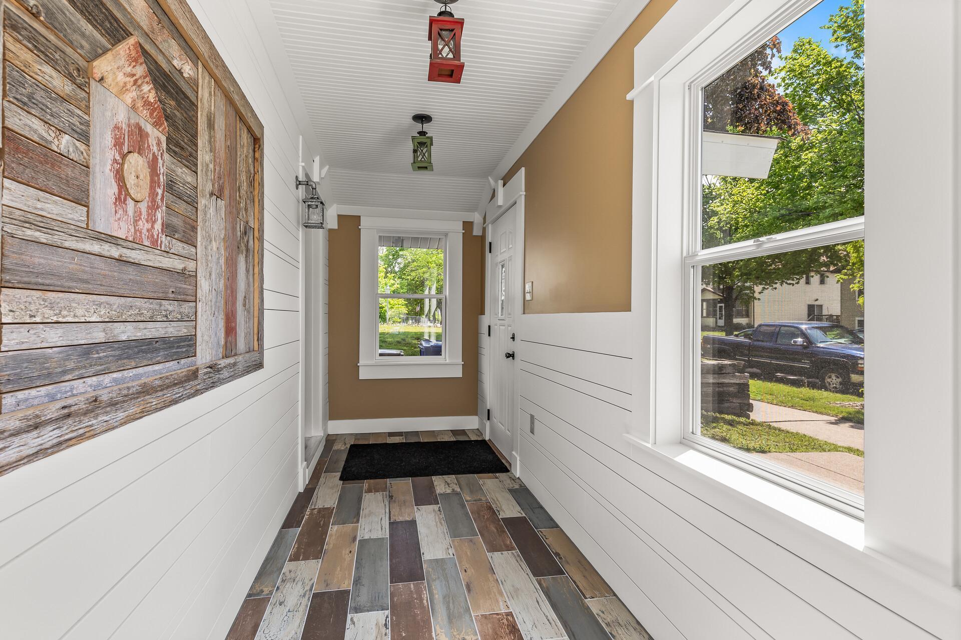 651 Hawthorne Avenue E