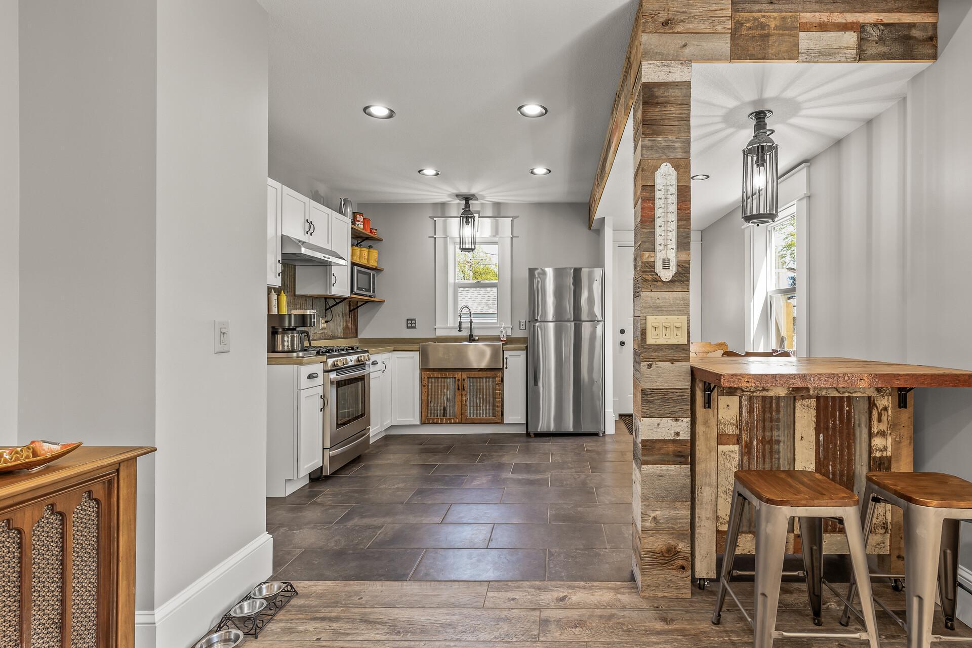 651 Hawthorne Avenue E