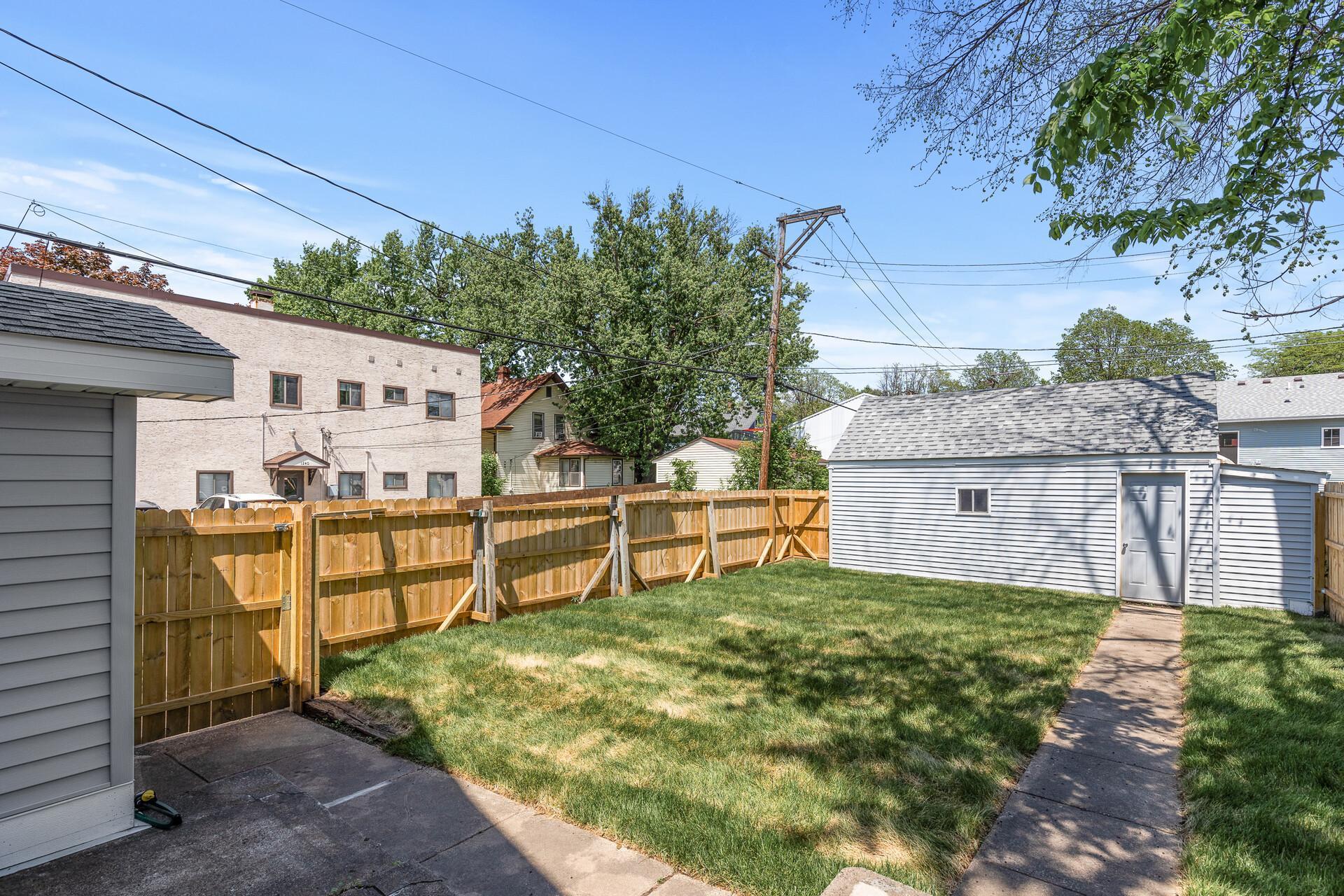 651 Hawthorne Avenue E