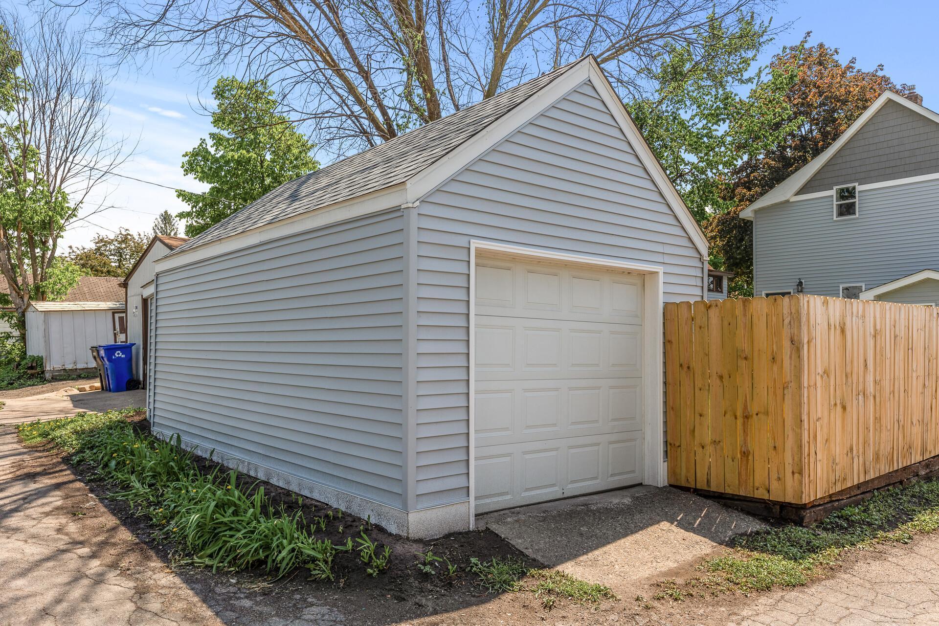 651 Hawthorne Avenue E