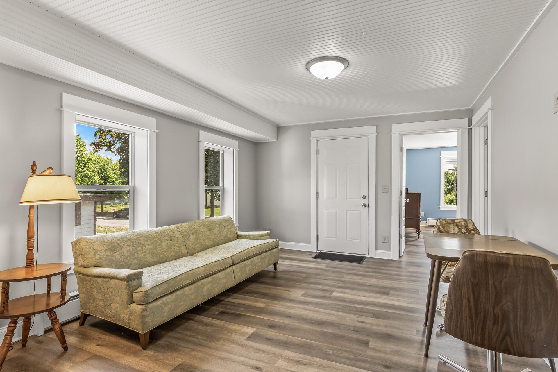 651 Hawthorne Avenue E