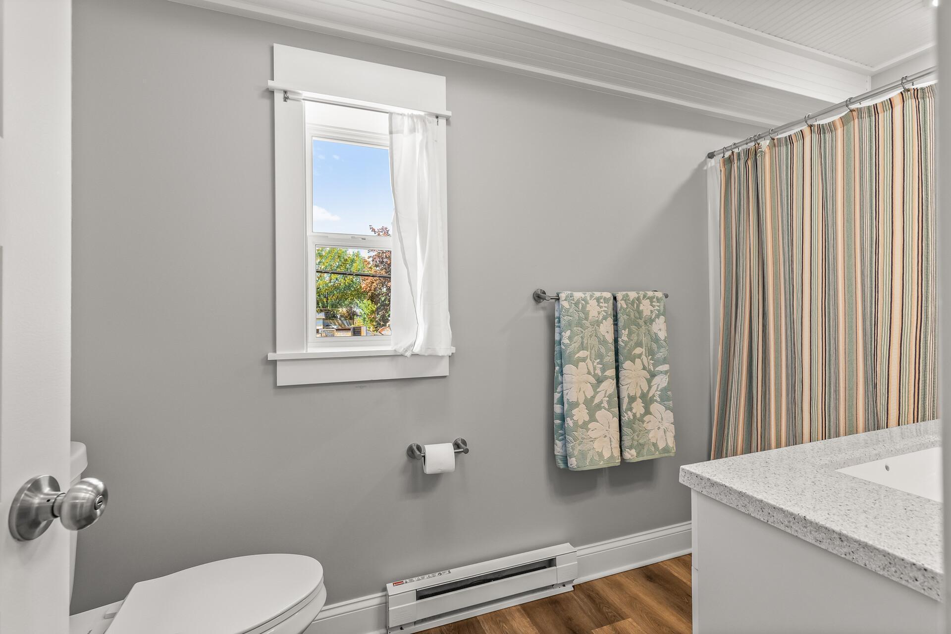 651 Hawthorne Avenue E