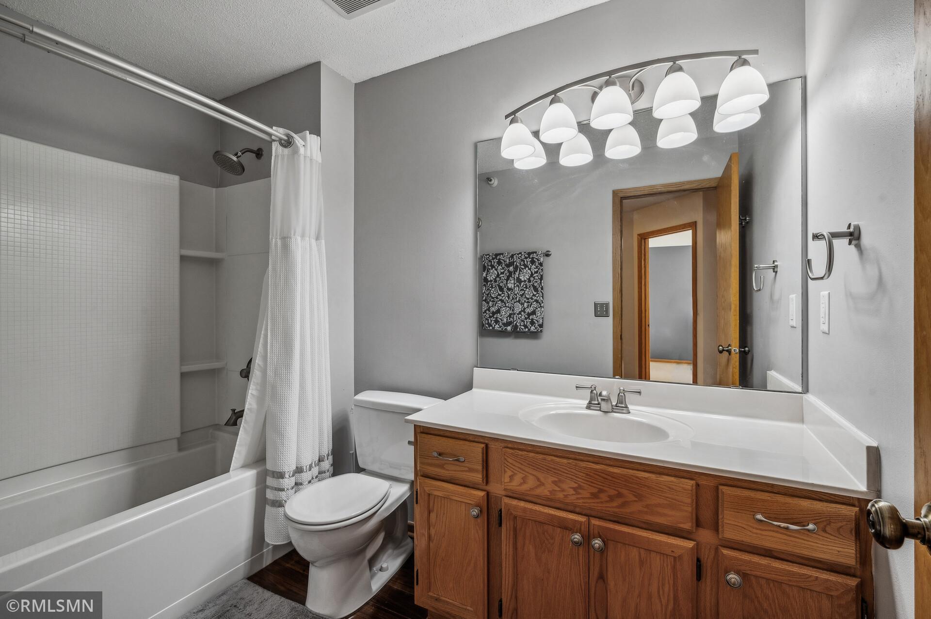 1218 Bay Cove