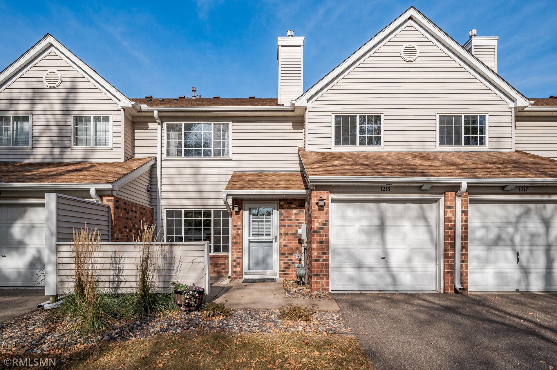 1218 Bay Cove