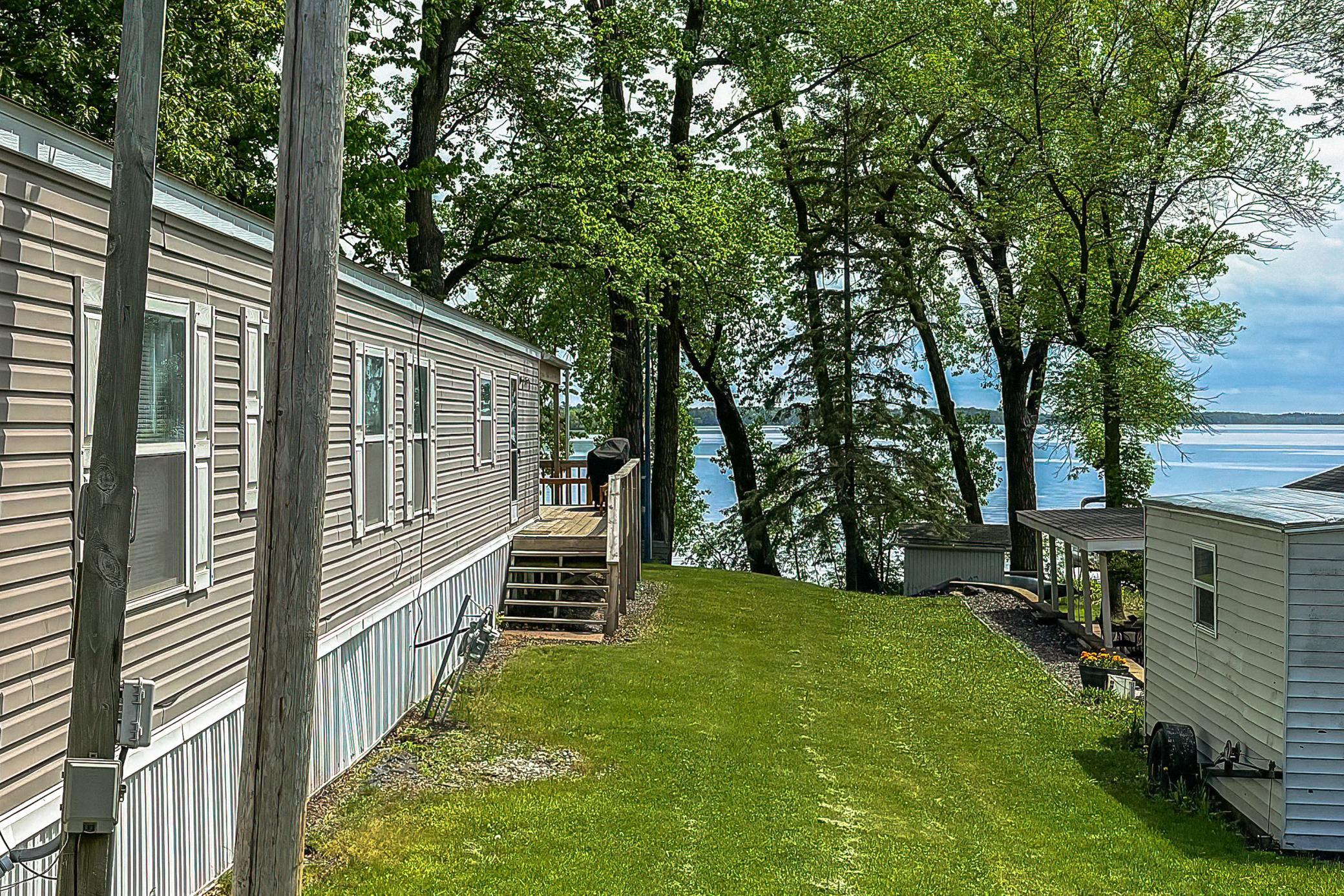 10924 Lakeview Shore Drive