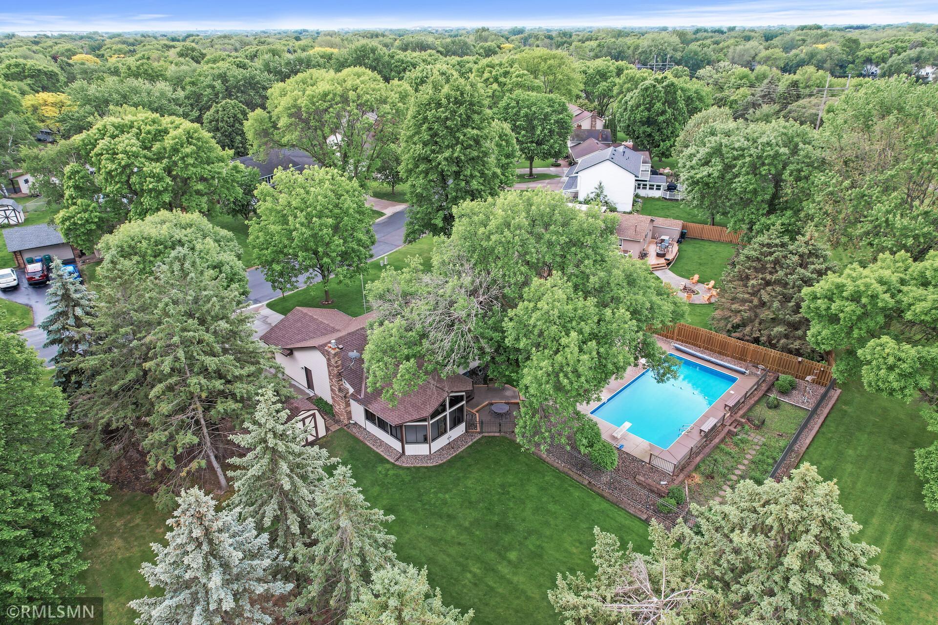 10425 Quaker Lane N