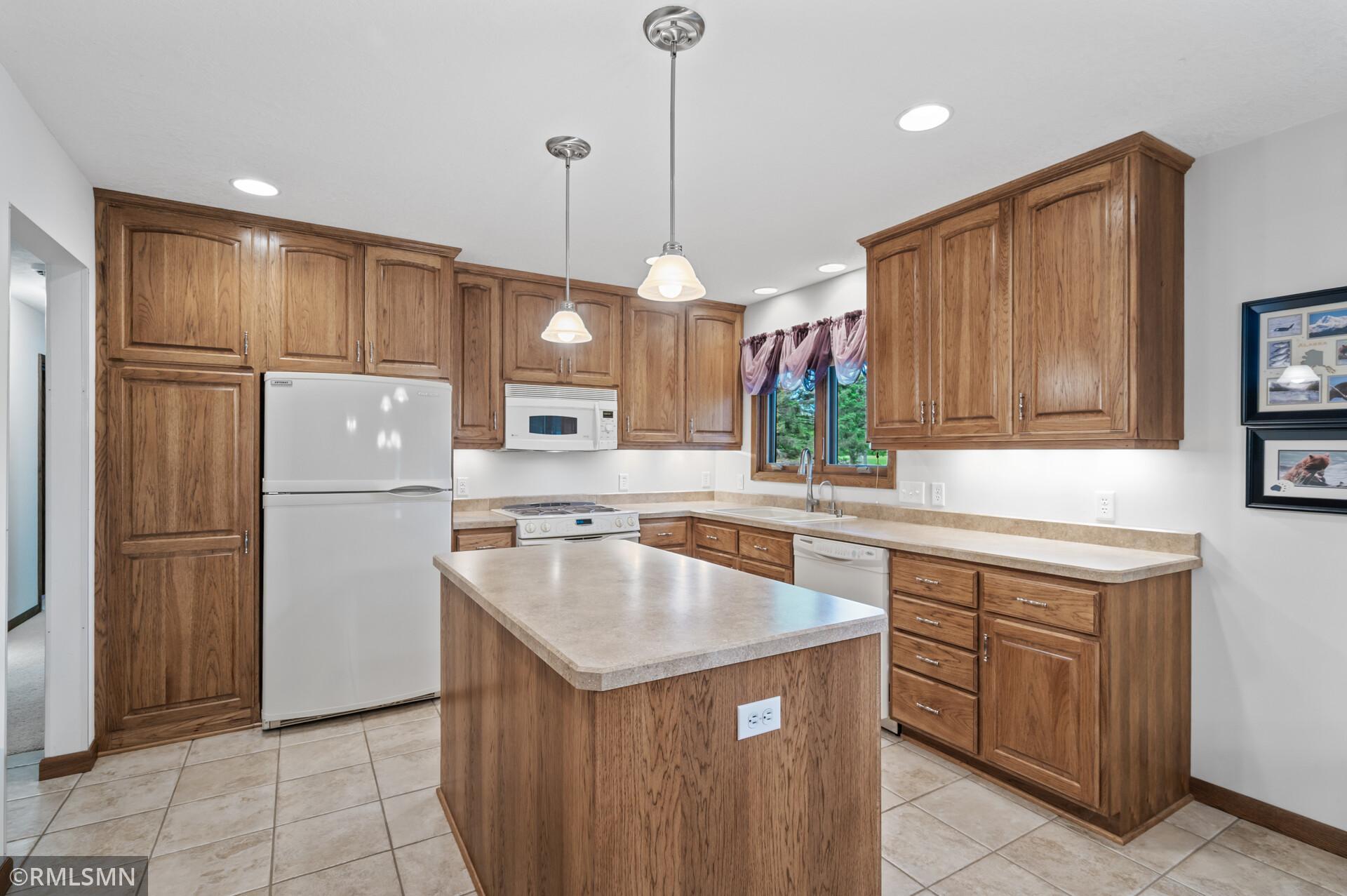 10425 Quaker Lane N