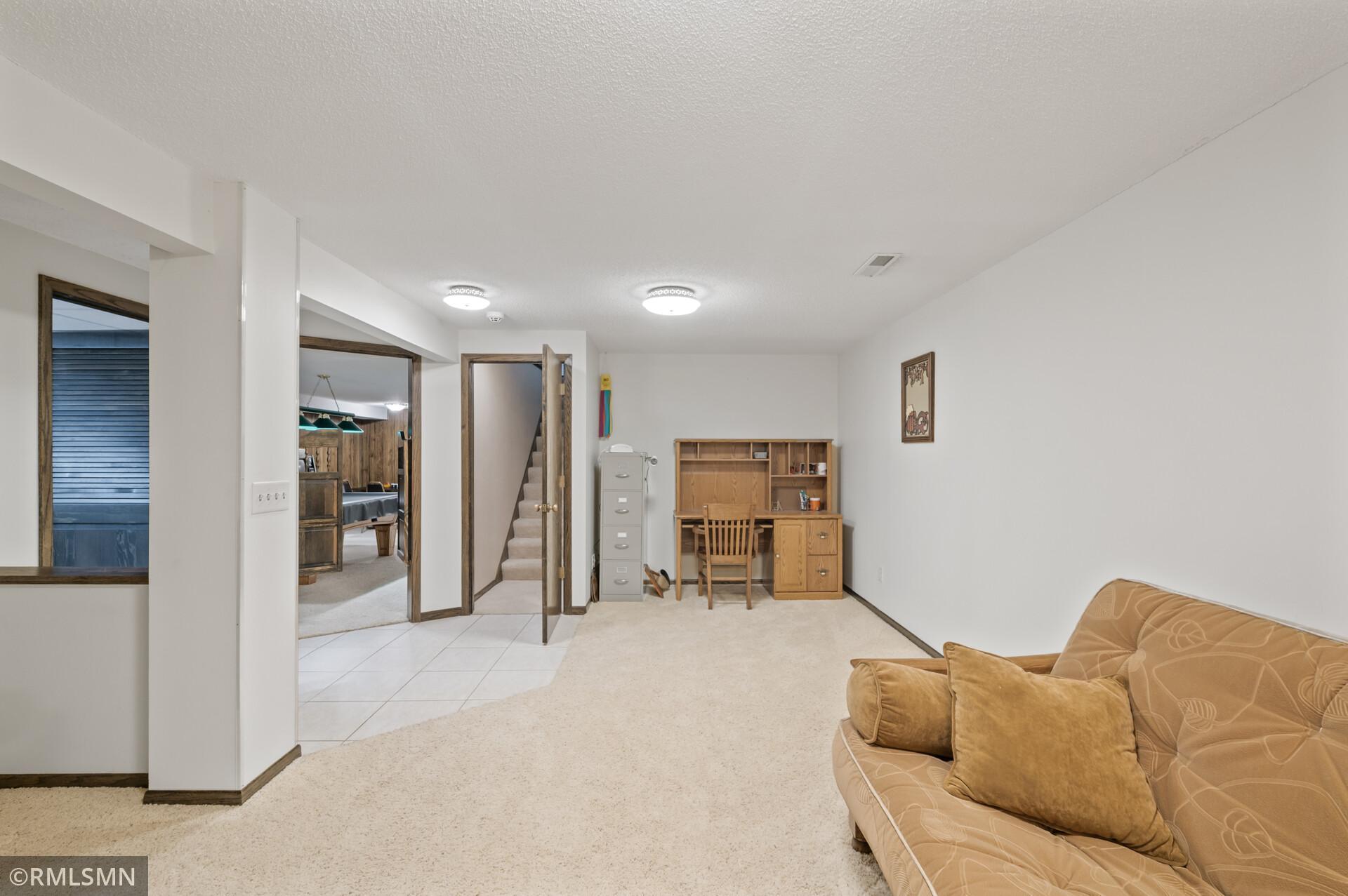 10425 Quaker Lane N