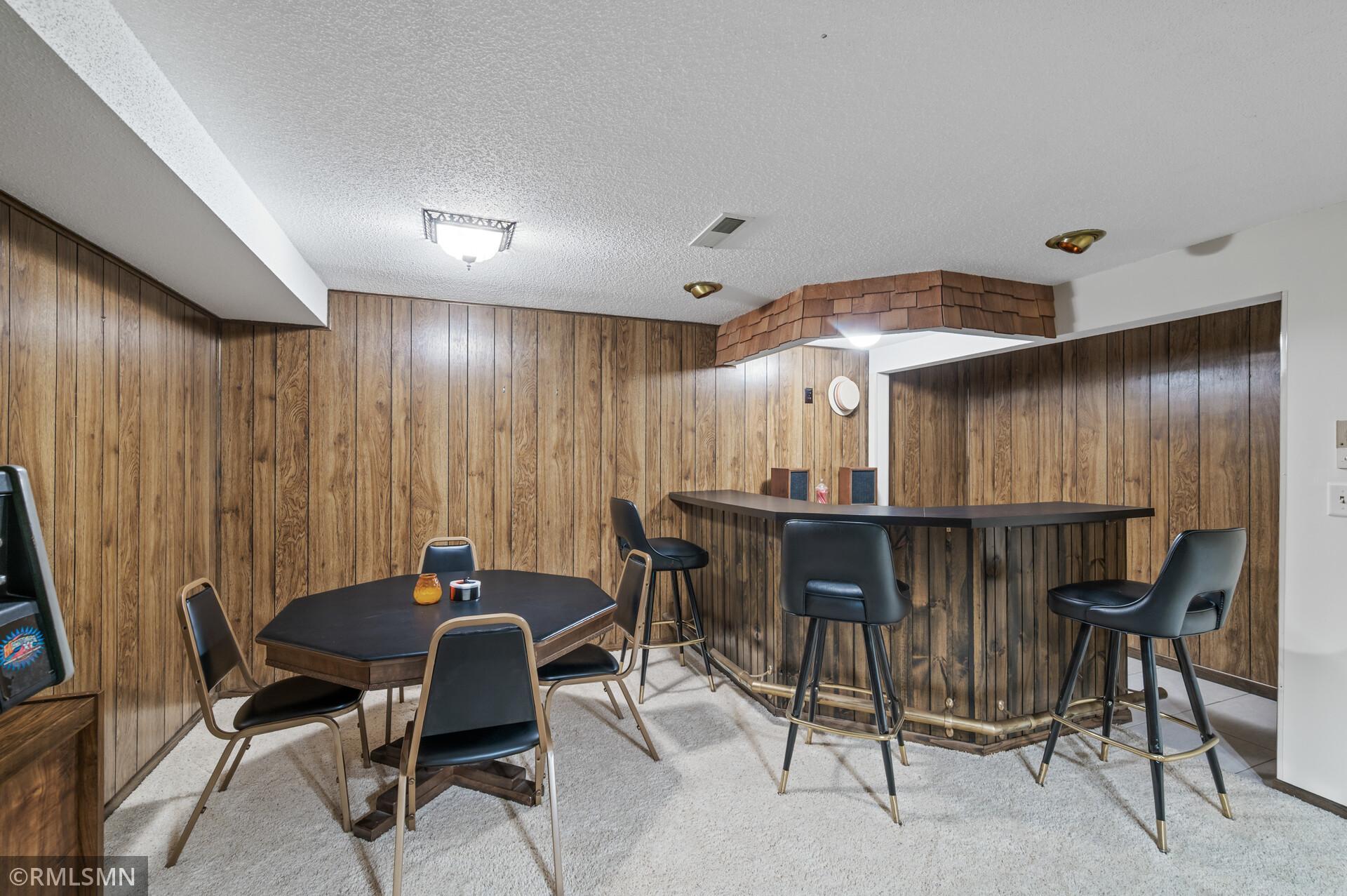 10425 Quaker Lane N
