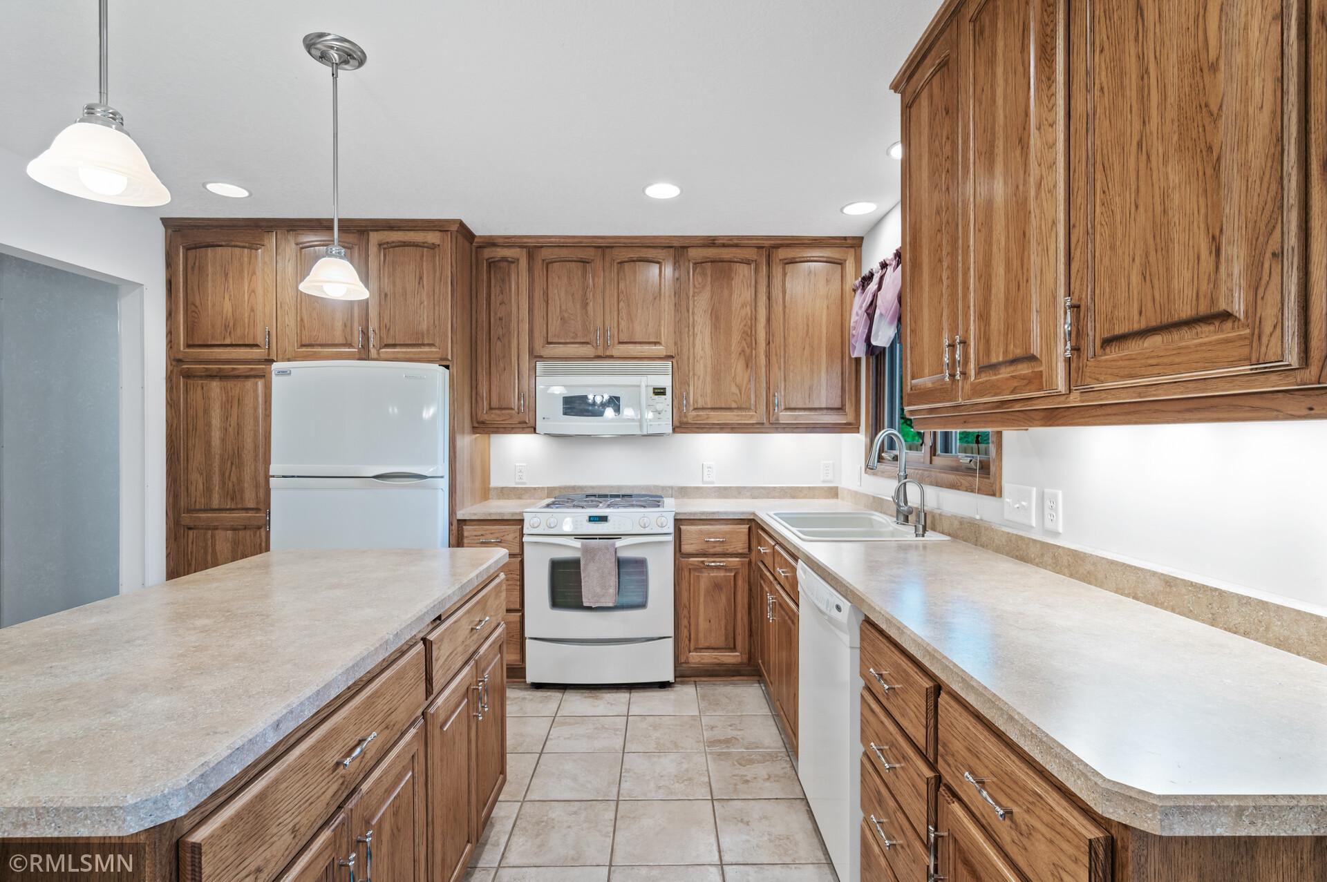 10425 Quaker Lane N