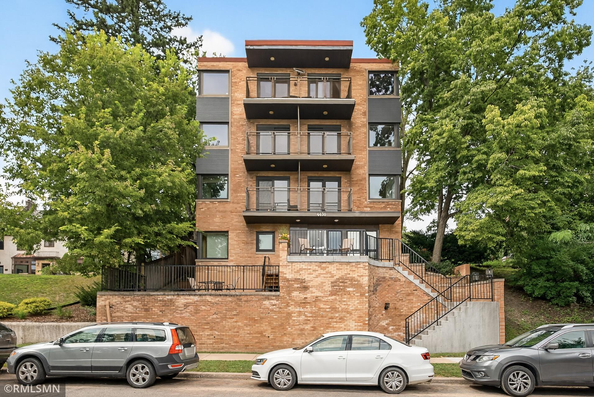 4430 W Lake Harriet Parkway Unit: 405