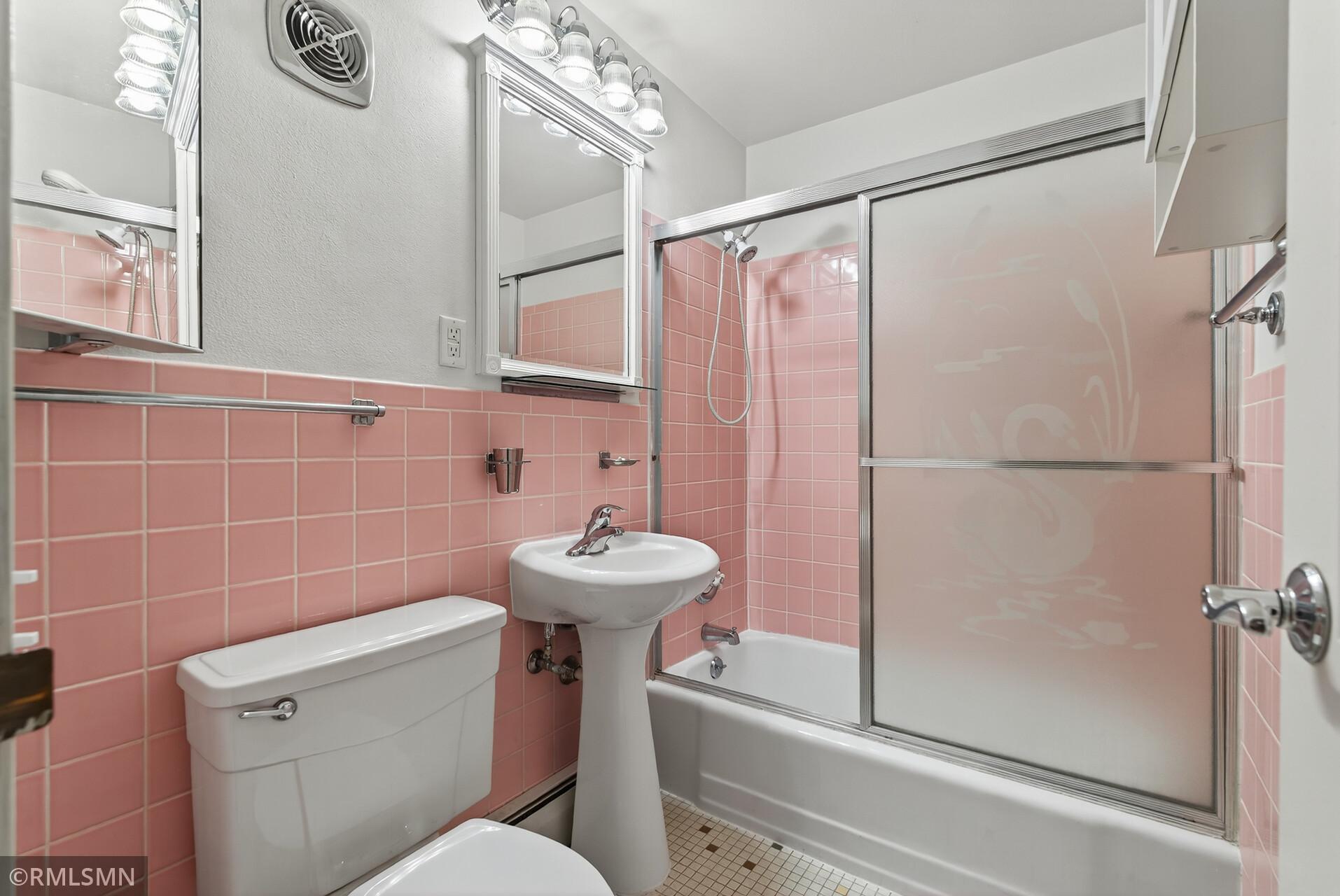 4430 W Lake Harriet Parkway Unit: 405