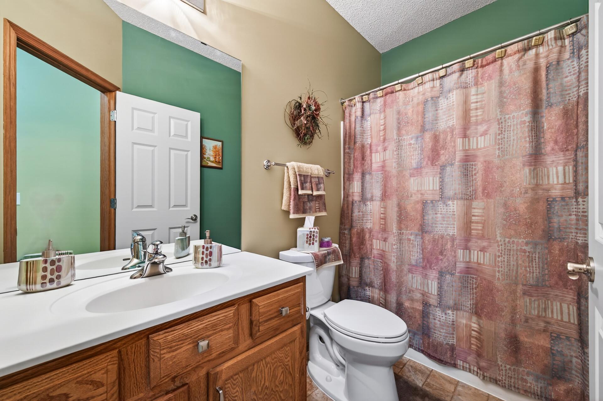 15739 Farnham Avenue N