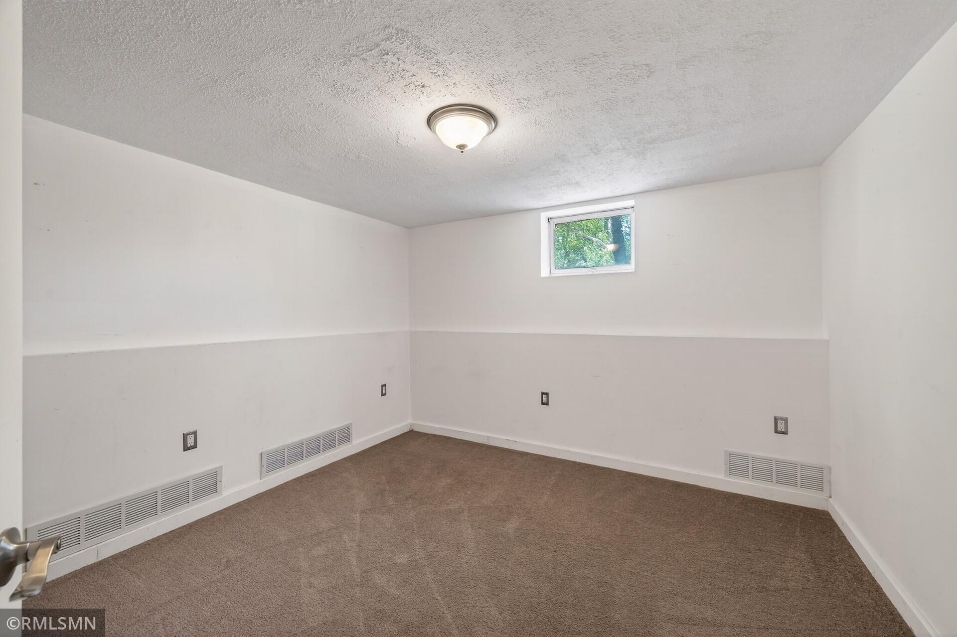 5931 Hobe Lane