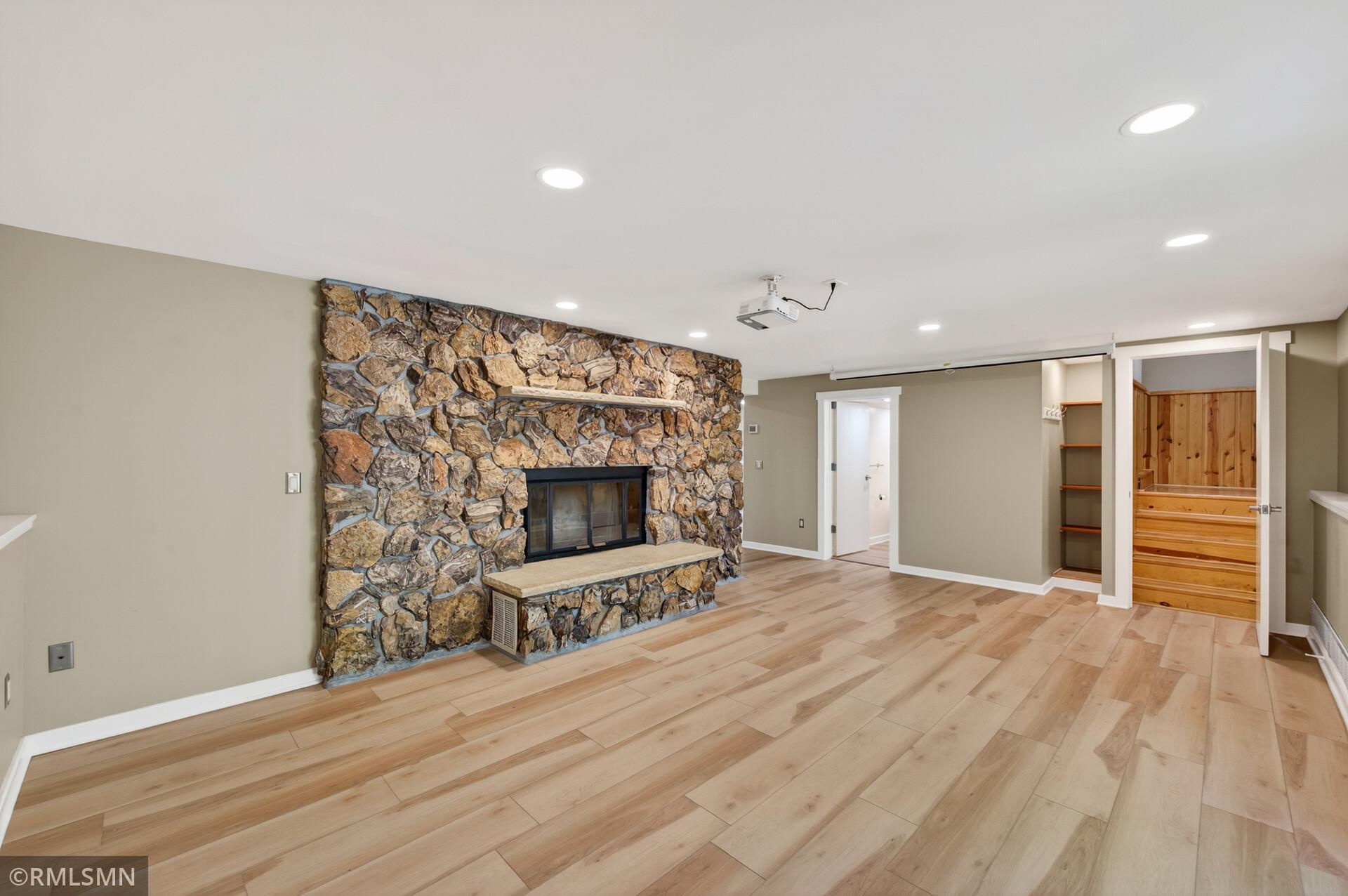 5931 Hobe Lane