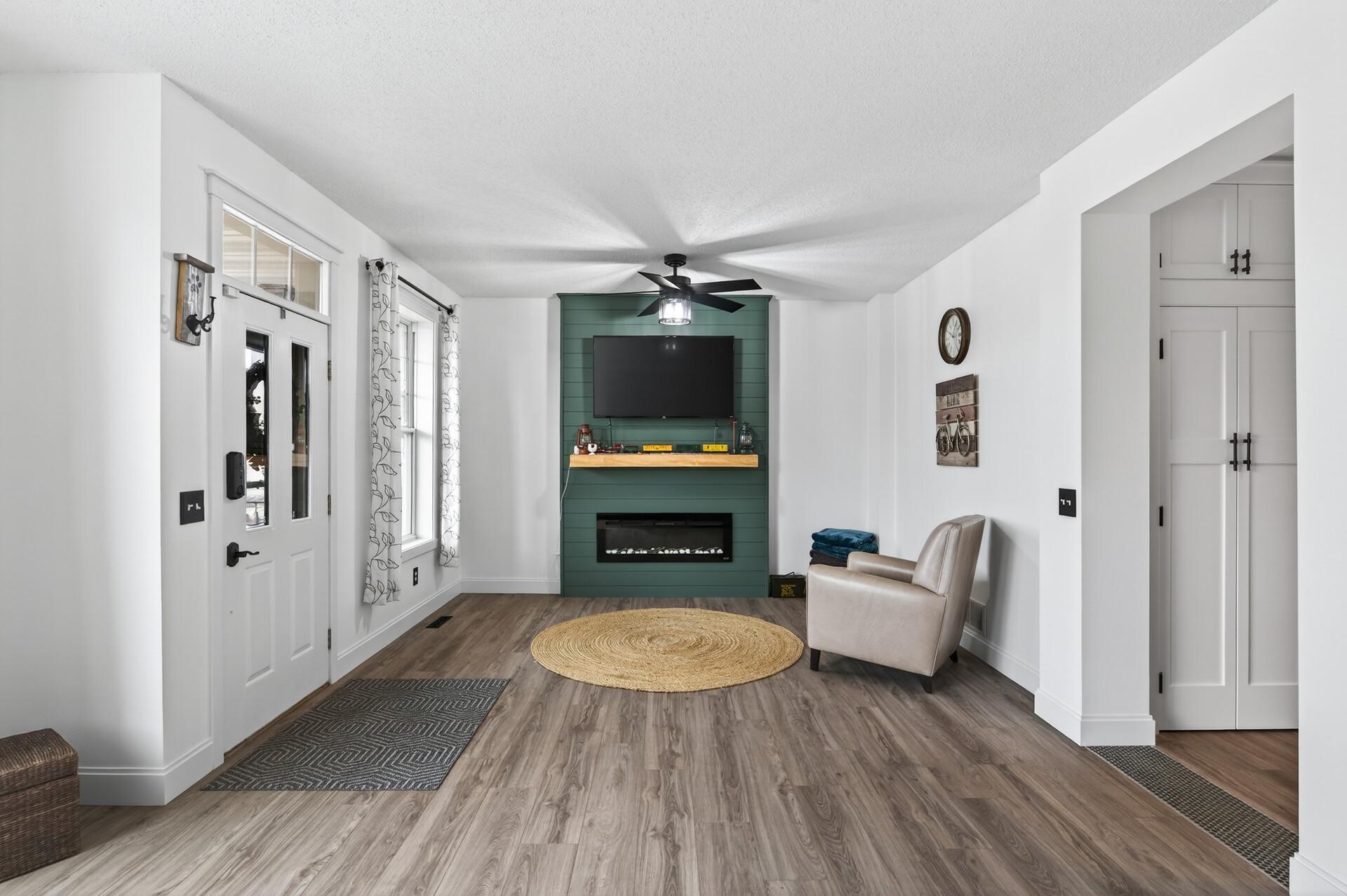 4372 Victor Path Unit: 2
