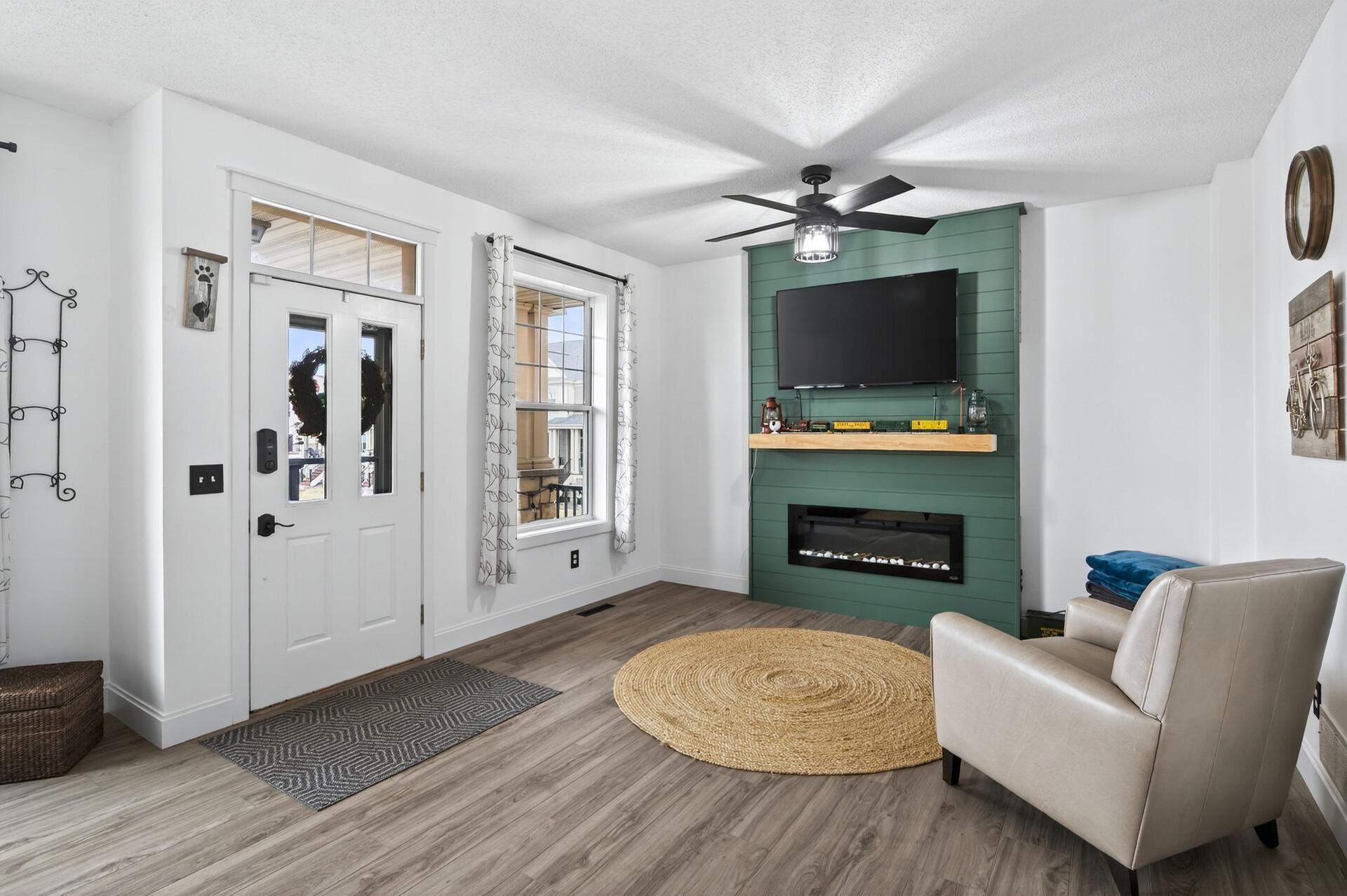 4372 Victor Path Unit: 2