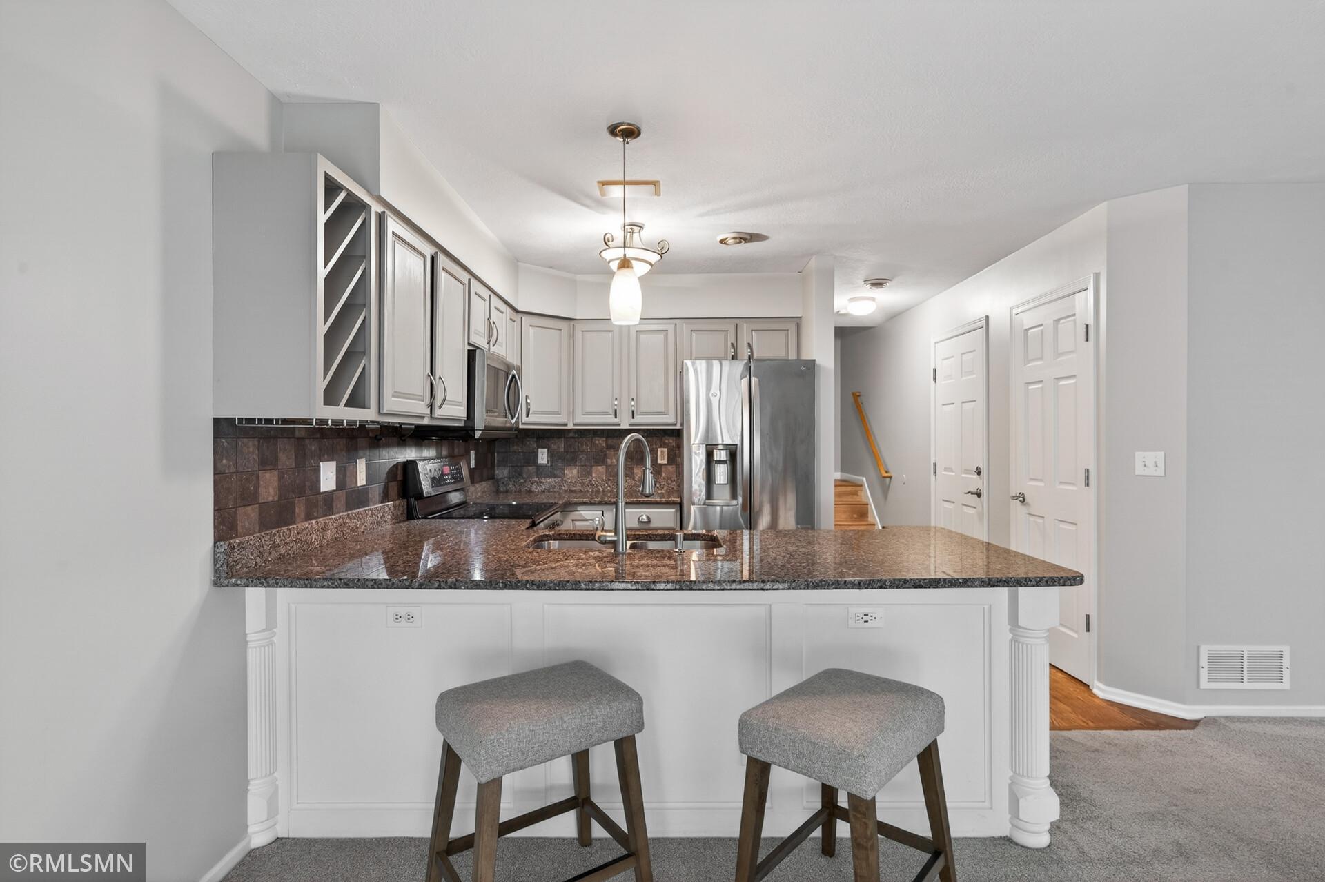 5651 138th Street N
