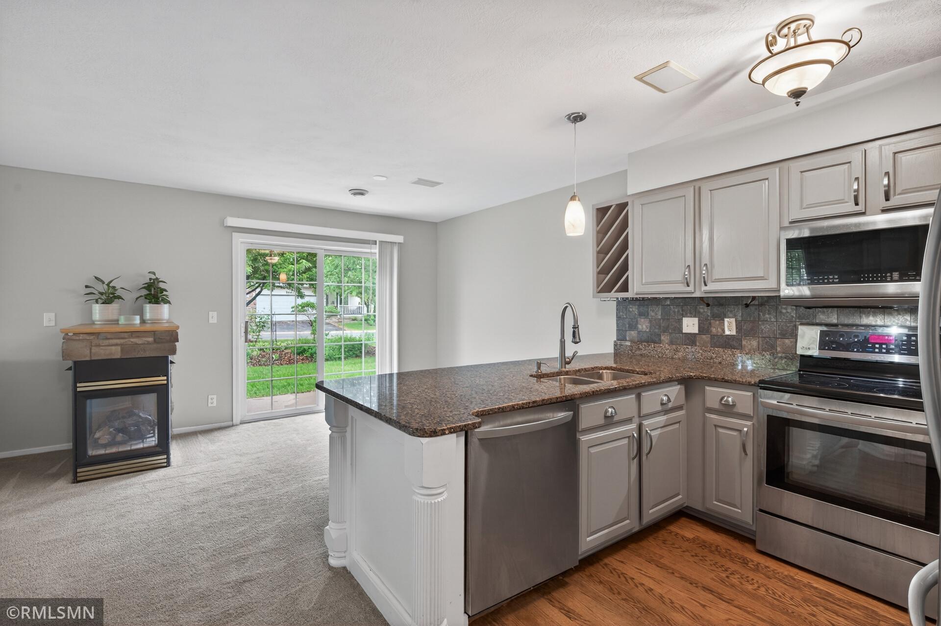 5651 138th Street N