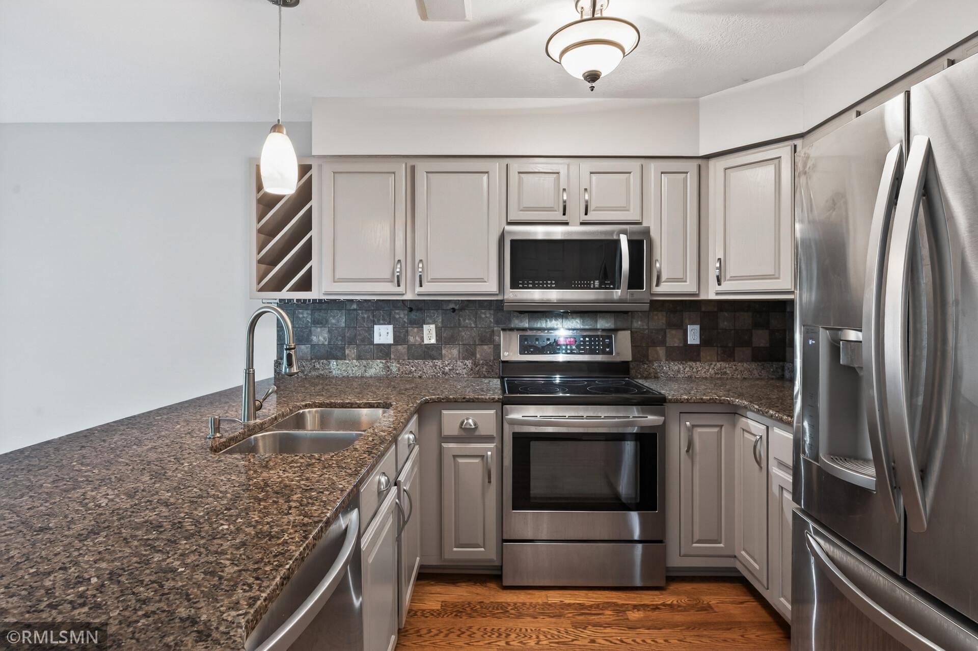 5651 138th Street N