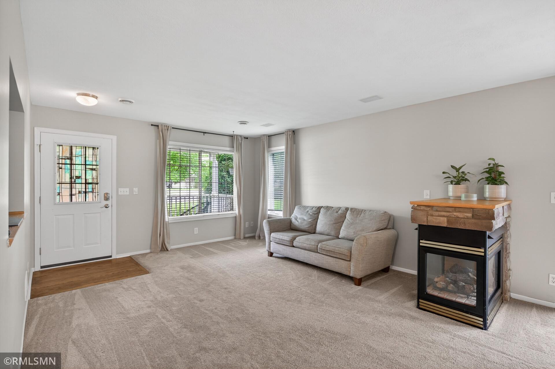 5651 138th Street N